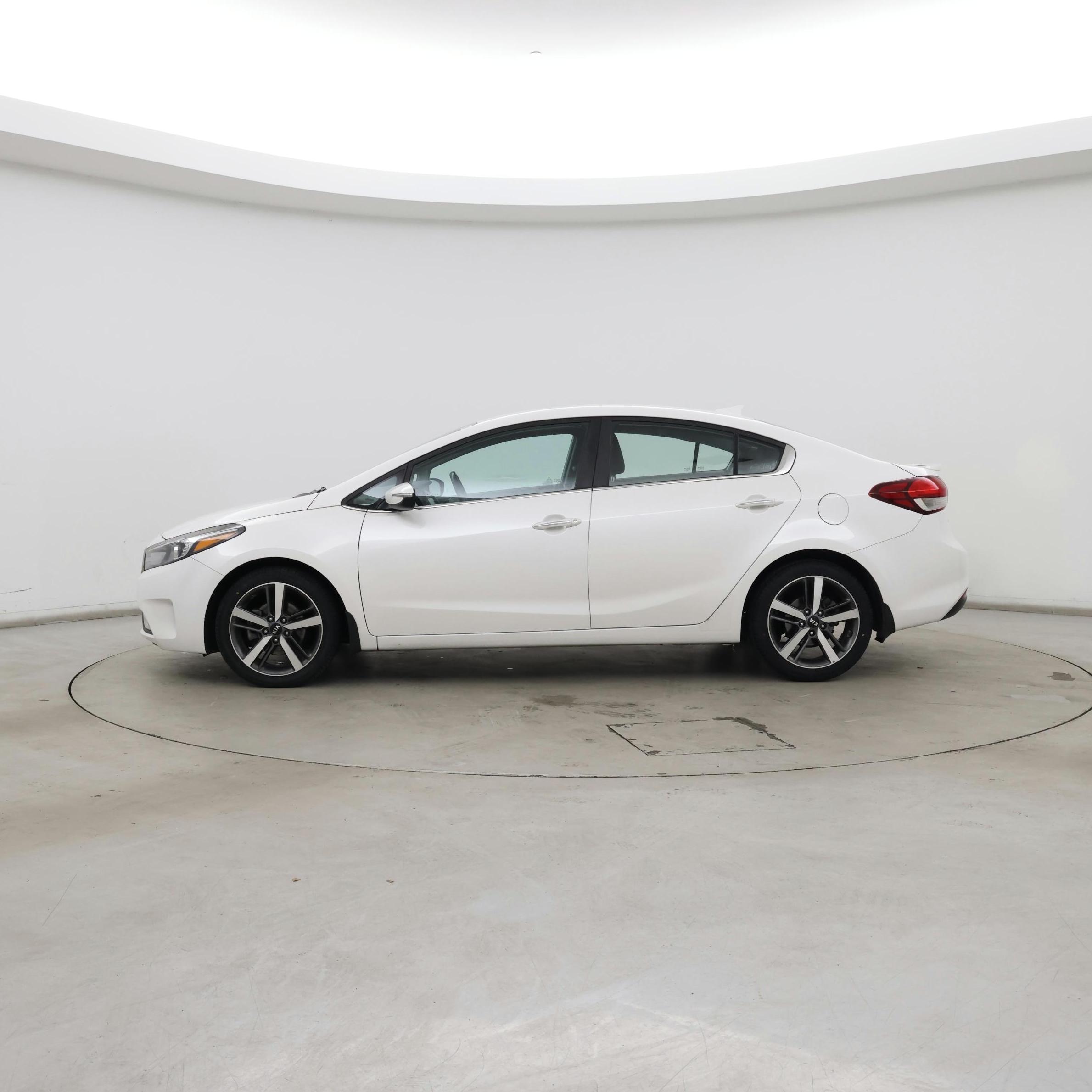 Thumbnail: 2017 Kia Forte - 3