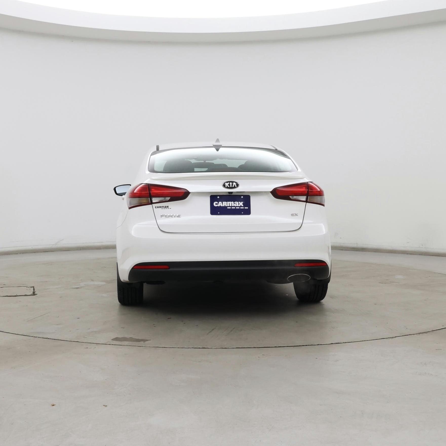 Thumbnail: 2017 Kia Forte - 6