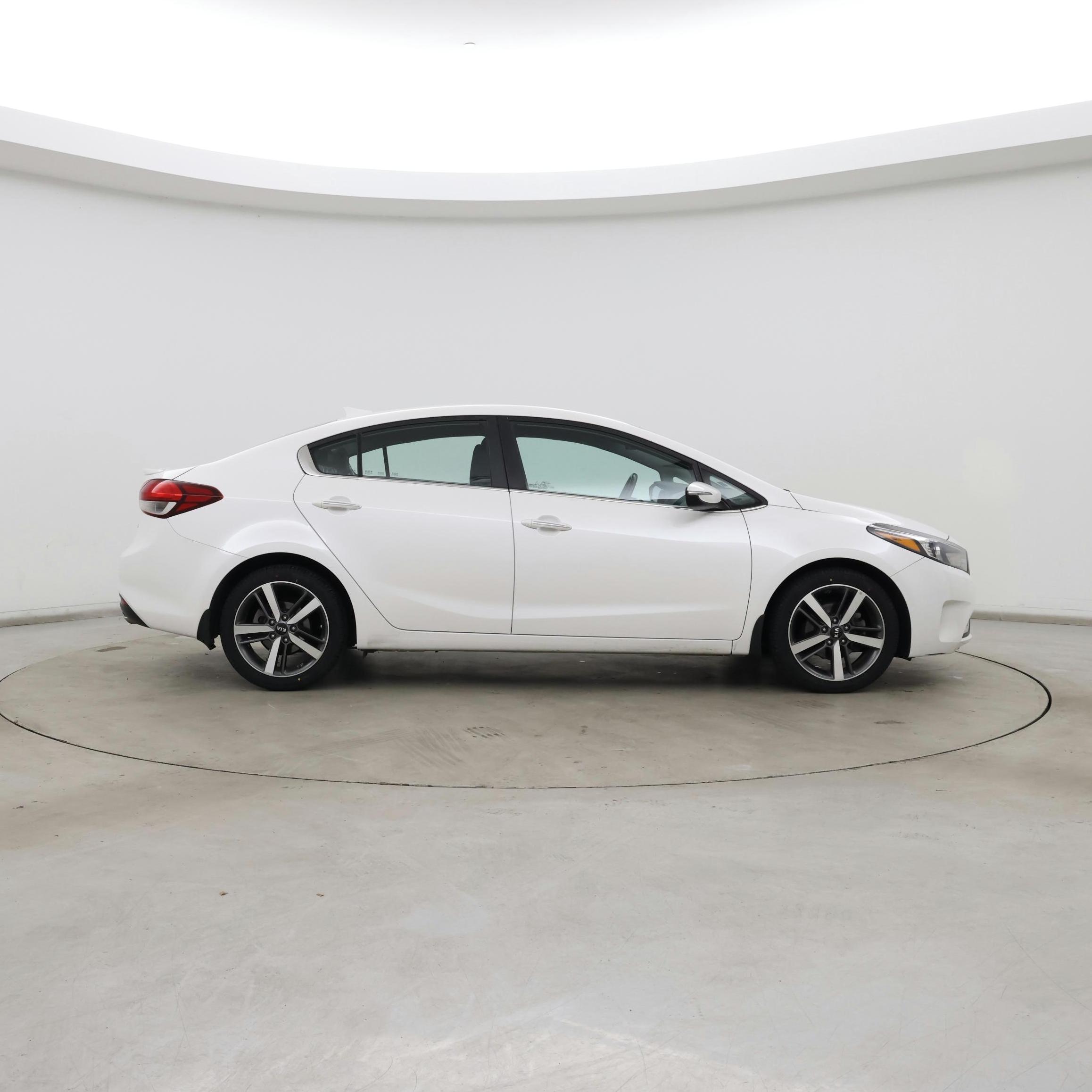 Thumbnail: 2017 Kia Forte - 7