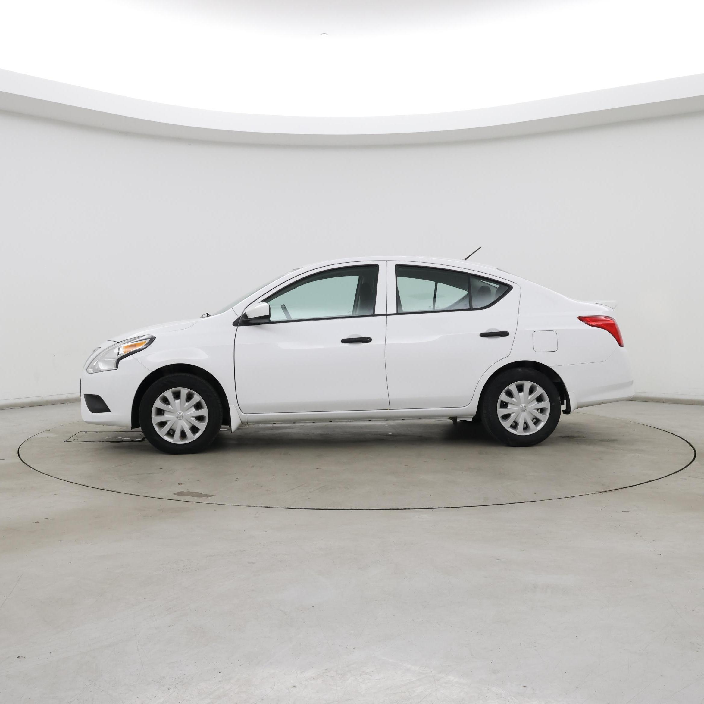 Thumbnail: 2017 Nissan Versa - 3