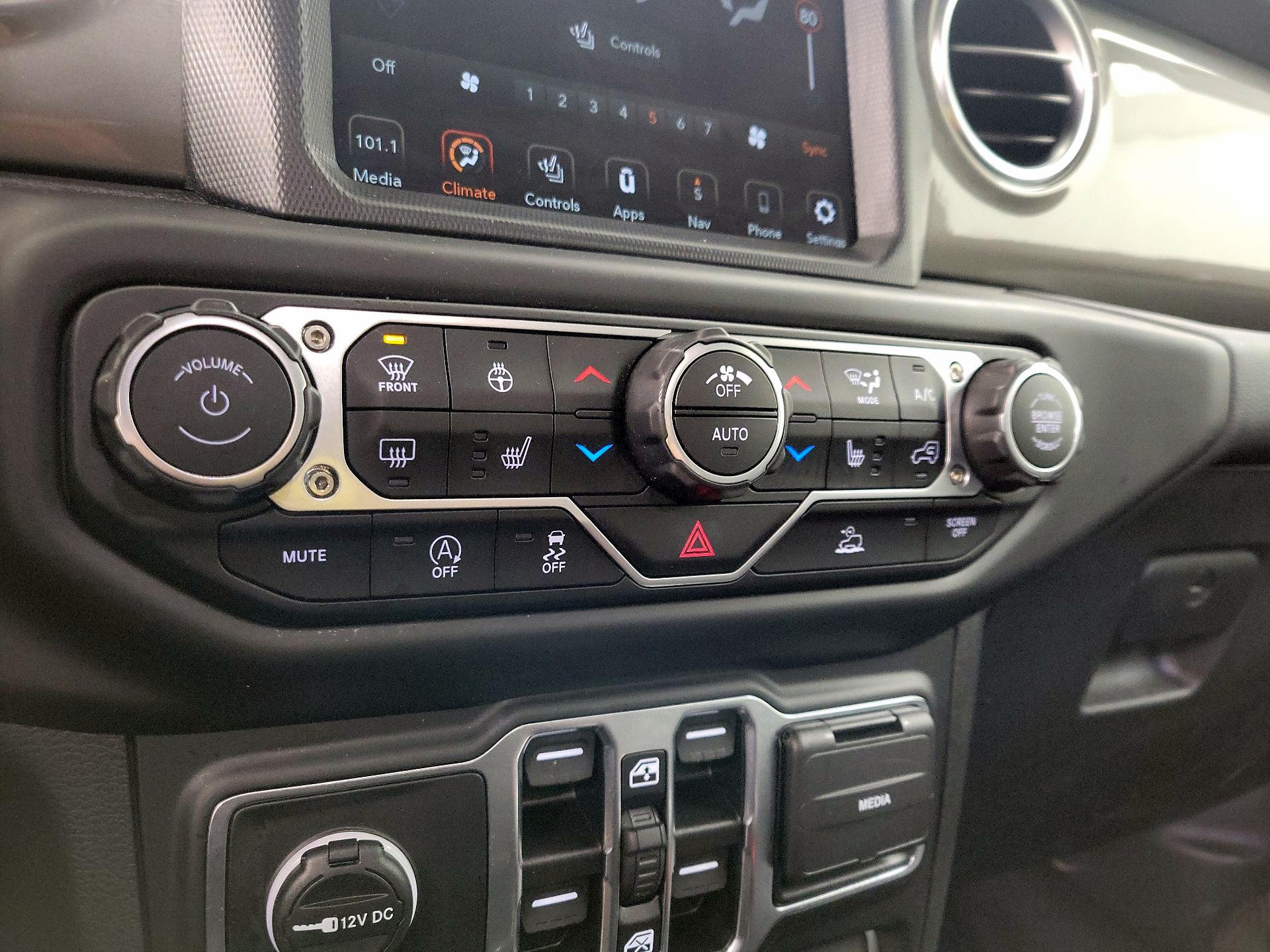 Thumbnail: 2023 Jeep Wrangler - 17