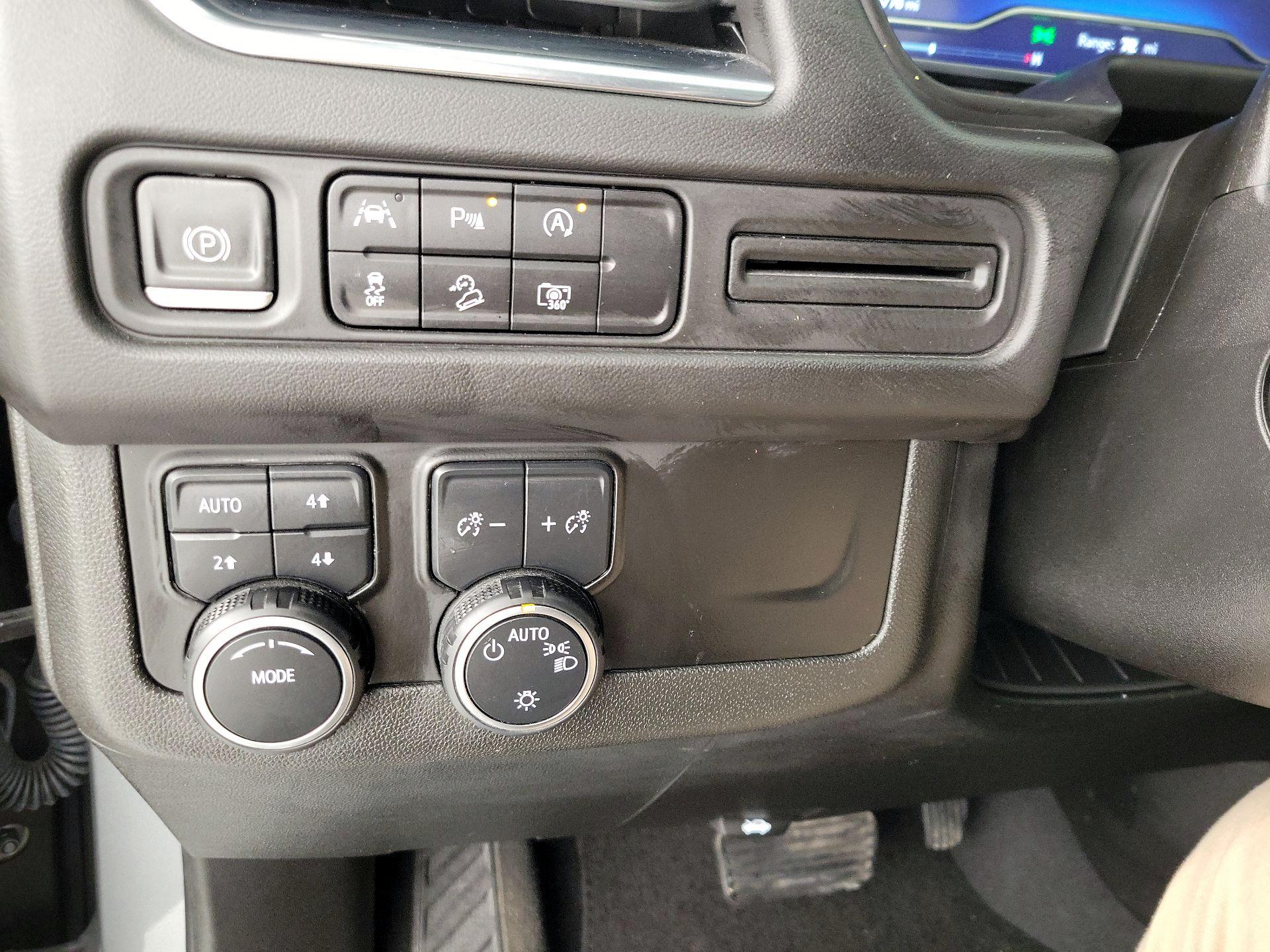 Thumbnail: 2023 Chevrolet Tahoe - 13