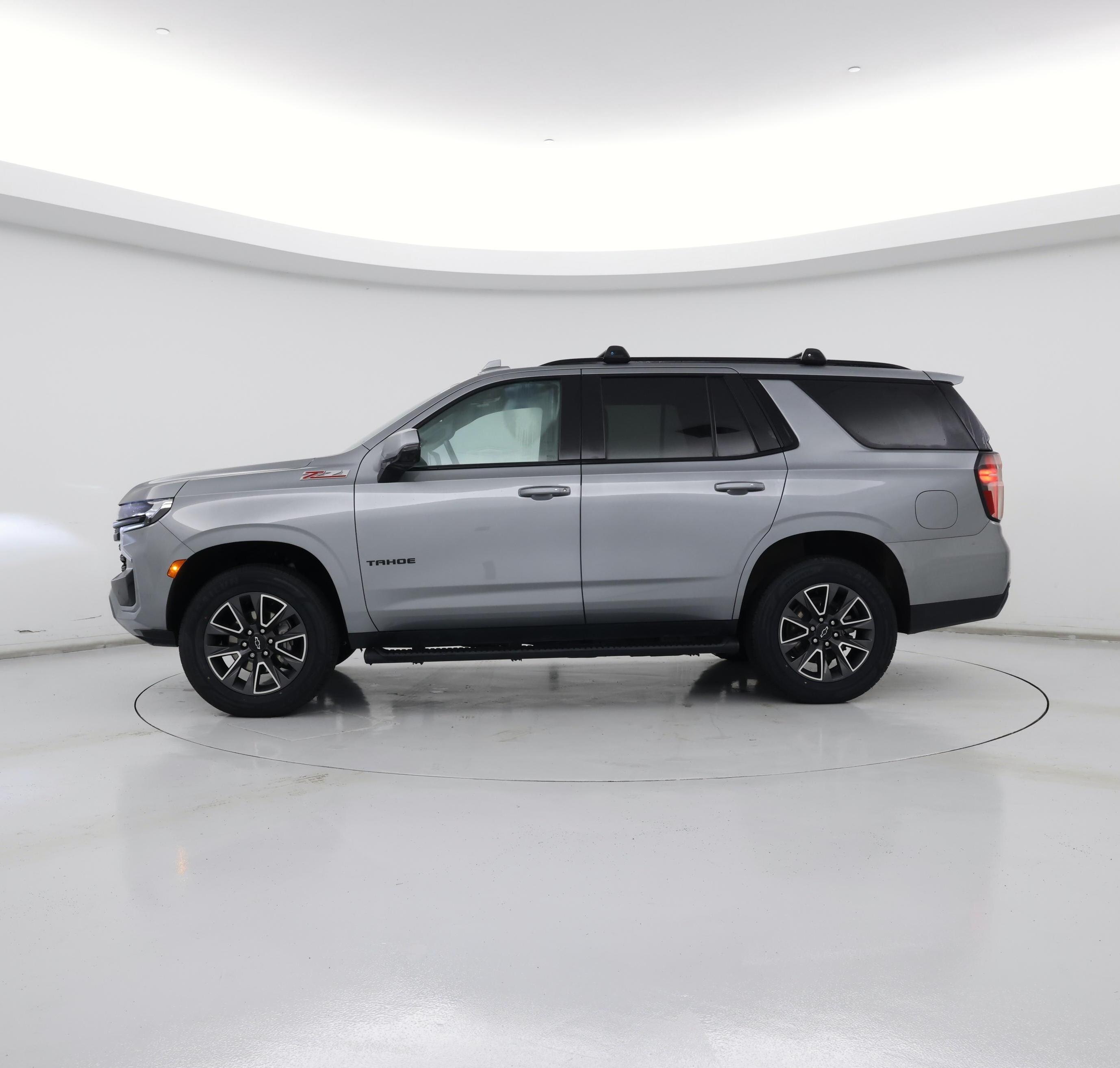 Thumbnail: 2023 Chevrolet Tahoe - 3