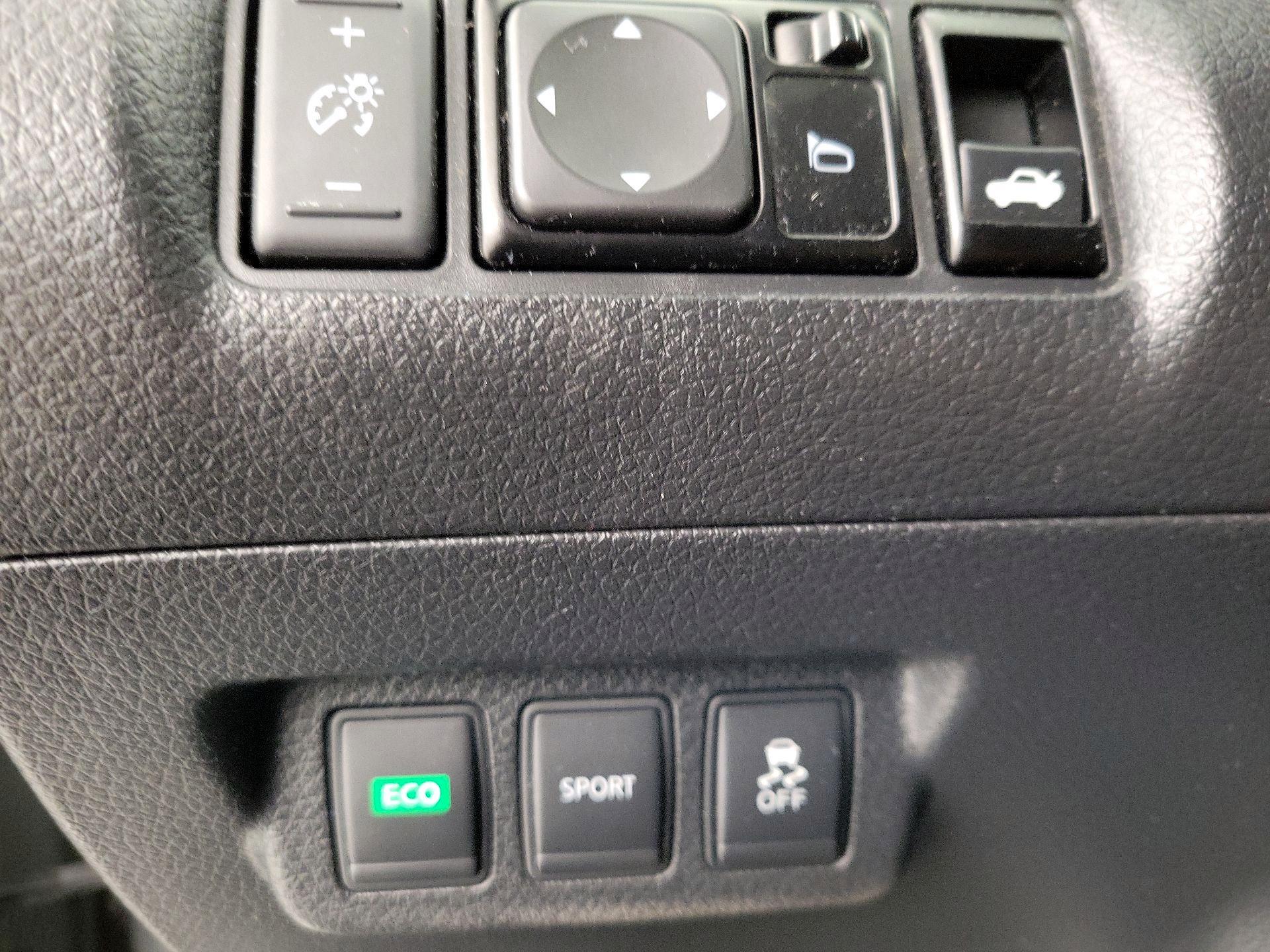 Thumbnail: 2014 Nissan Sentra - 13