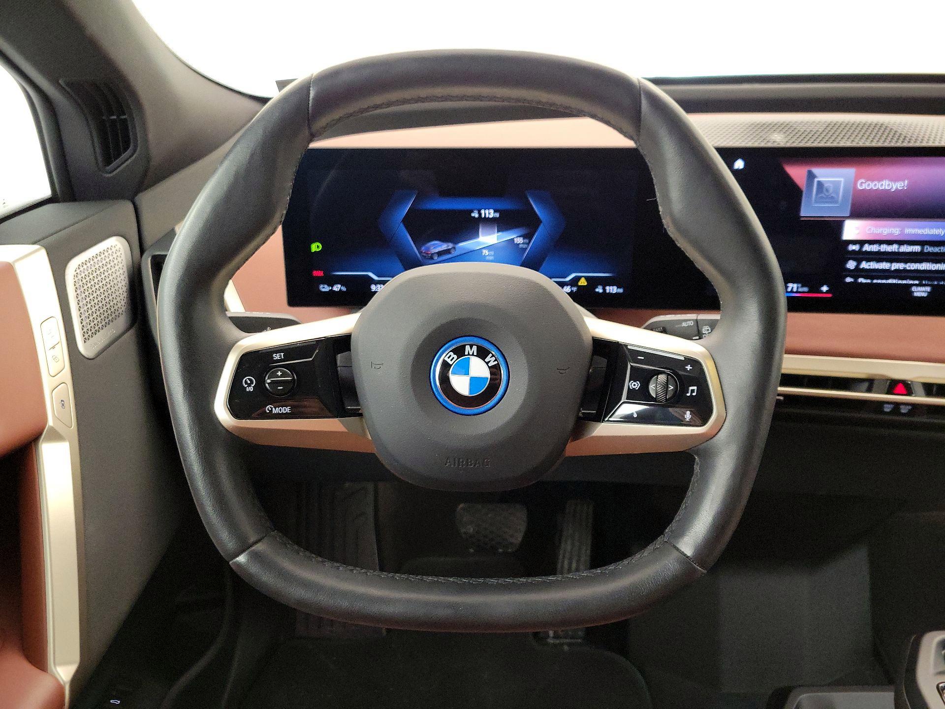 Thumbnail: 2023 BMW iX - 10