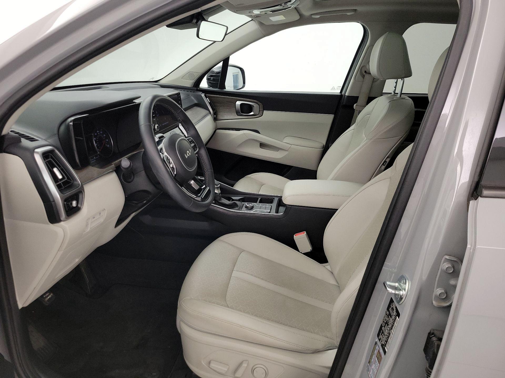 Thumbnail: 2023 Kia Sorento - 11