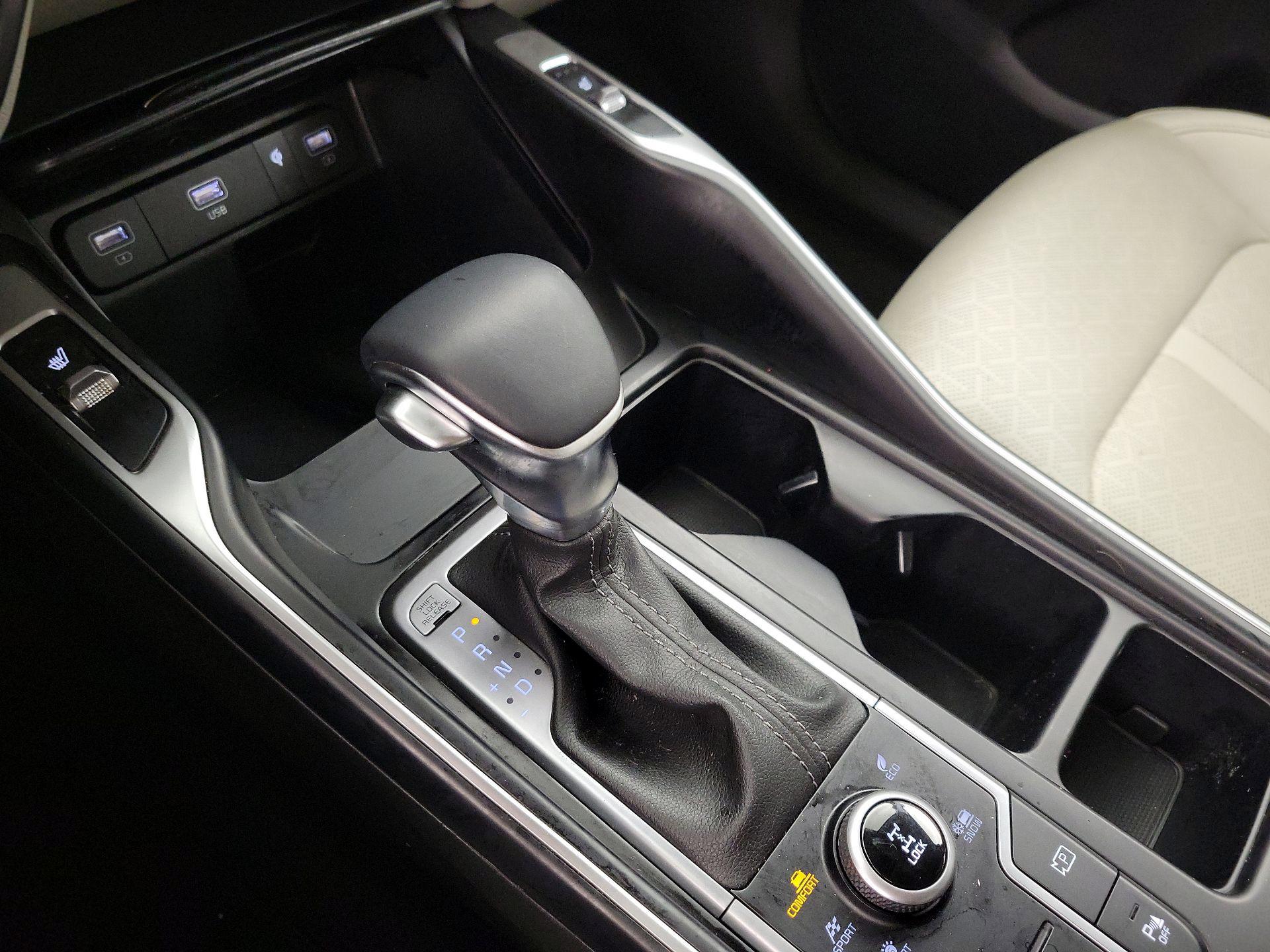 Thumbnail: 2023 Kia Sorento - 18