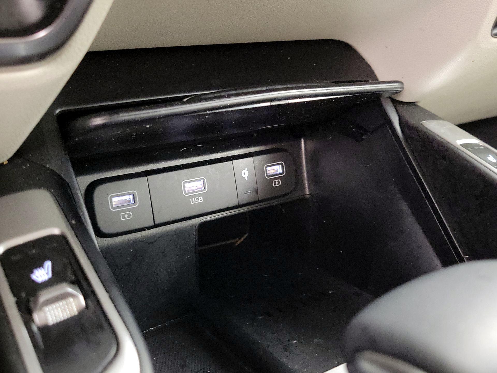 Thumbnail: 2023 Kia Sorento - 19