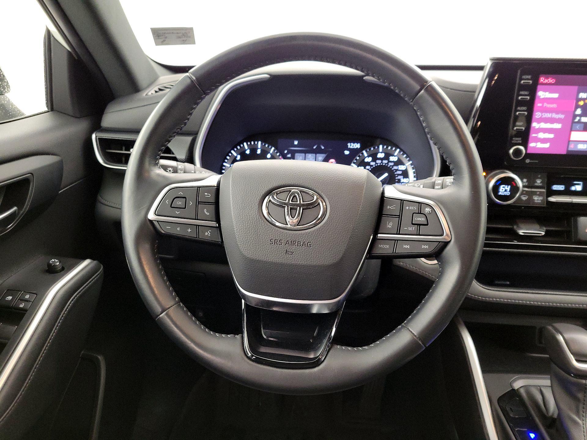 Thumbnail: 2021 Toyota Highlander - 10