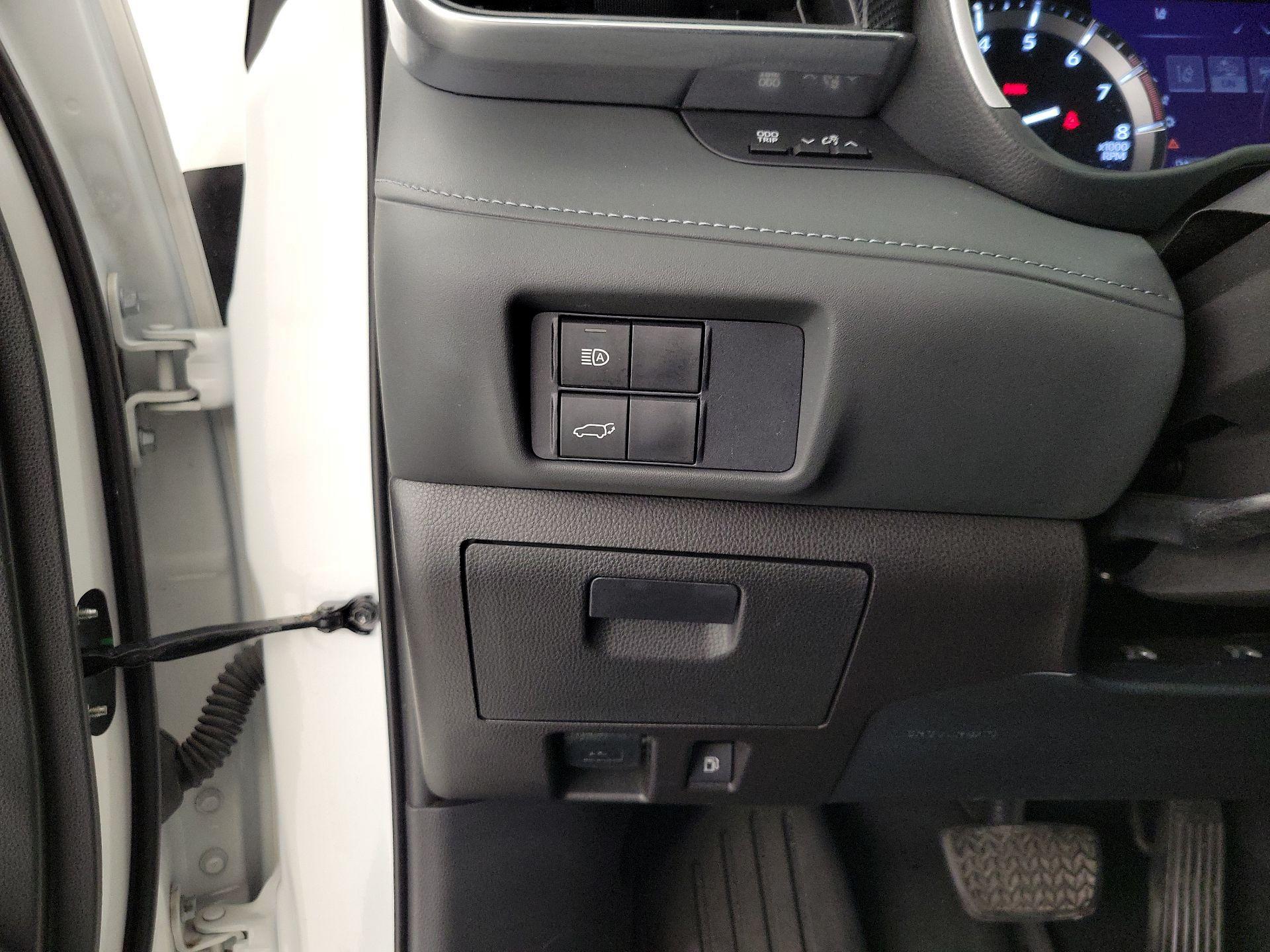 Thumbnail: 2021 Toyota Highlander - 13