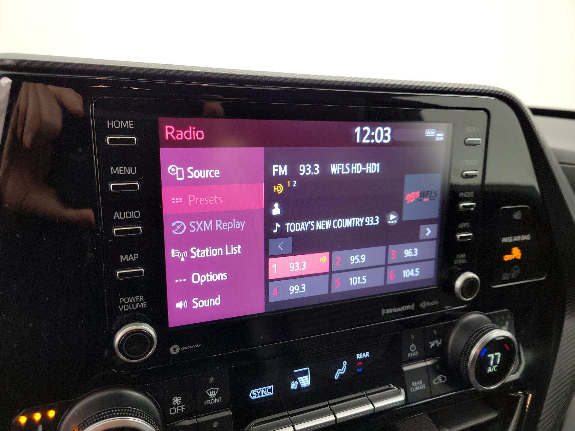 Thumbnail: 2021 Toyota Highlander - 15