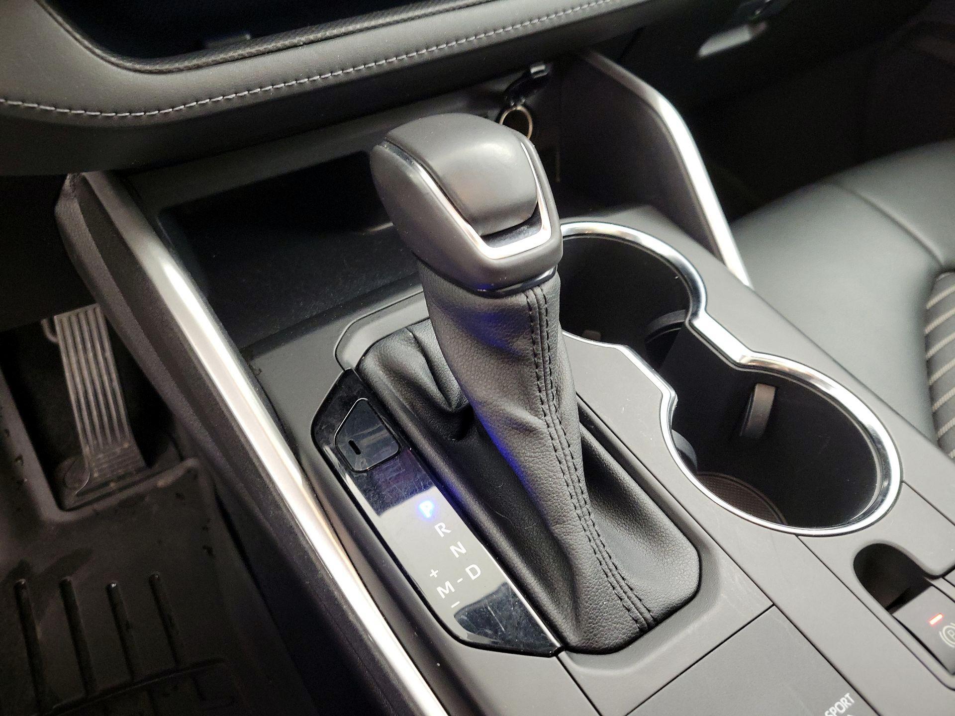 Thumbnail: 2021 Toyota Highlander - 17