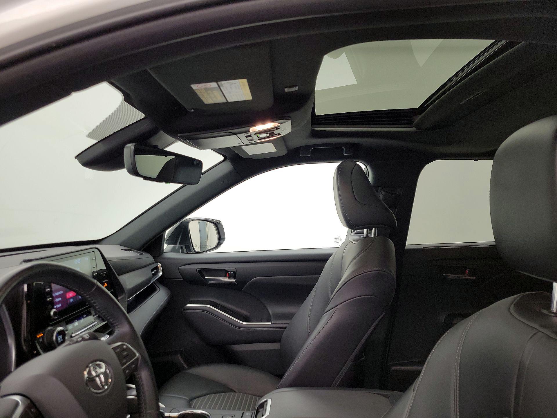 Thumbnail: 2021 Toyota Highlander - 19