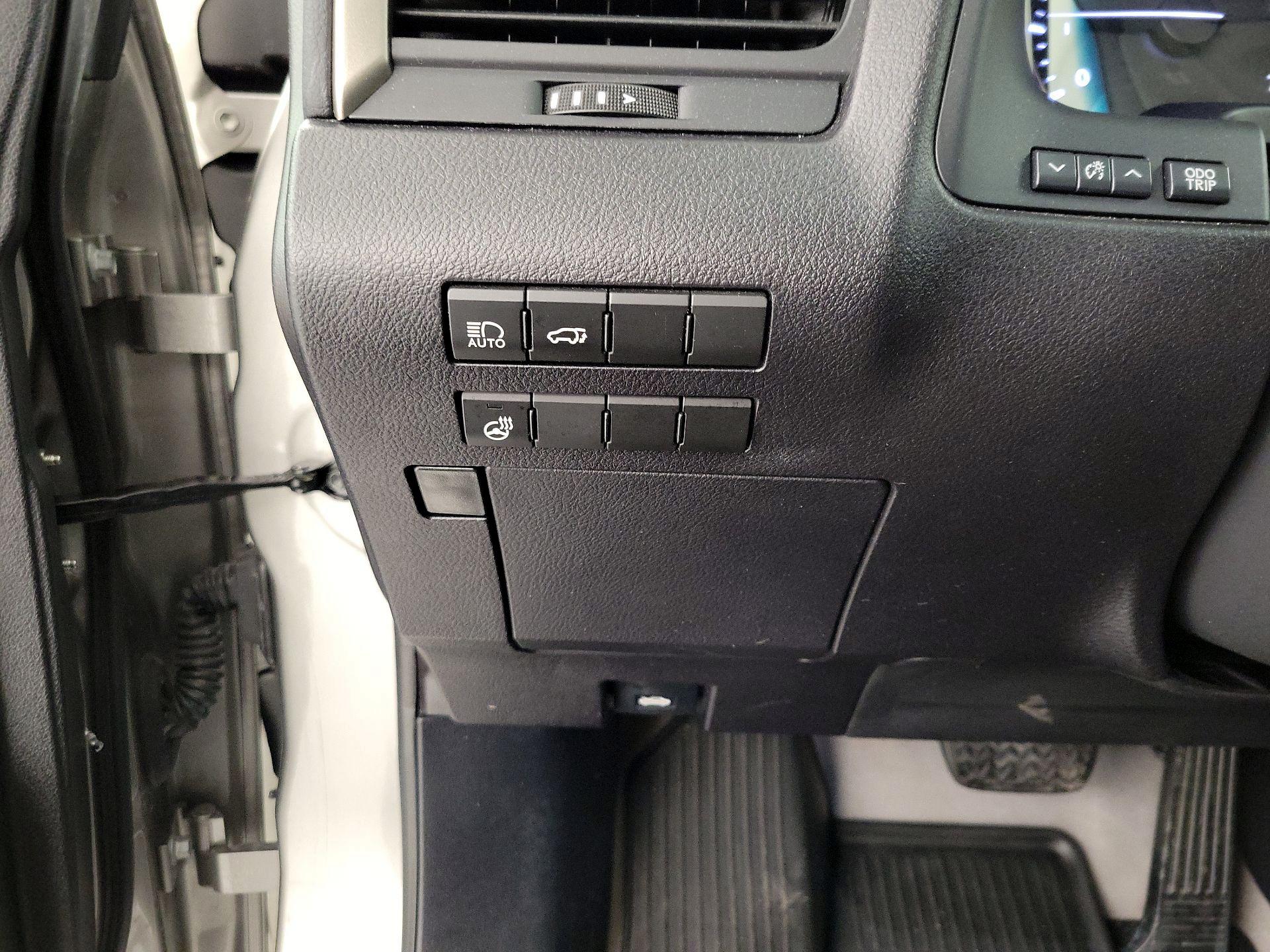 Thumbnail: 2019 Lexus RX - 13