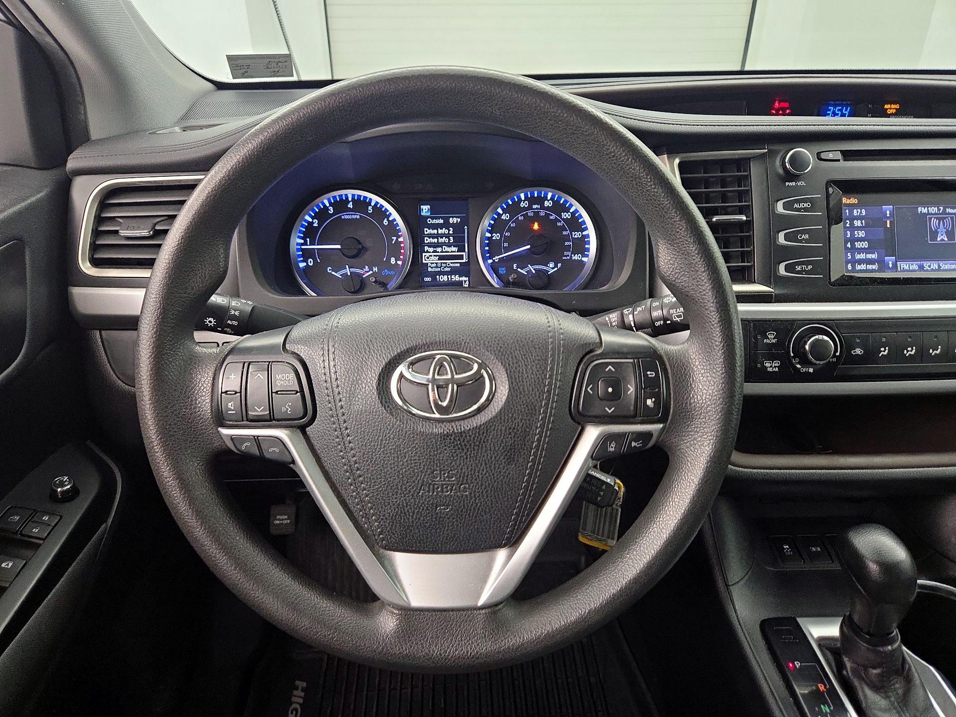 Thumbnail: 2019 Toyota Highlander - 10
