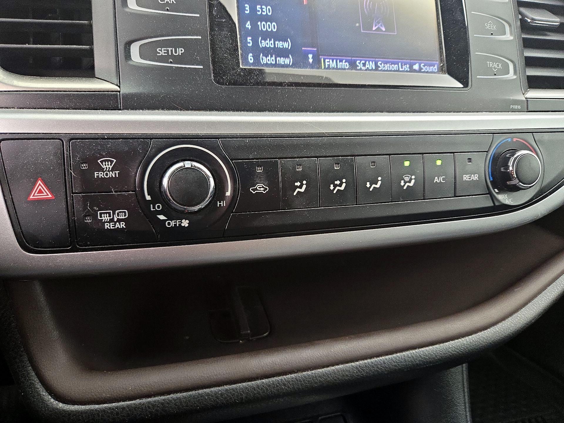 Thumbnail: 2019 Toyota Highlander - 16