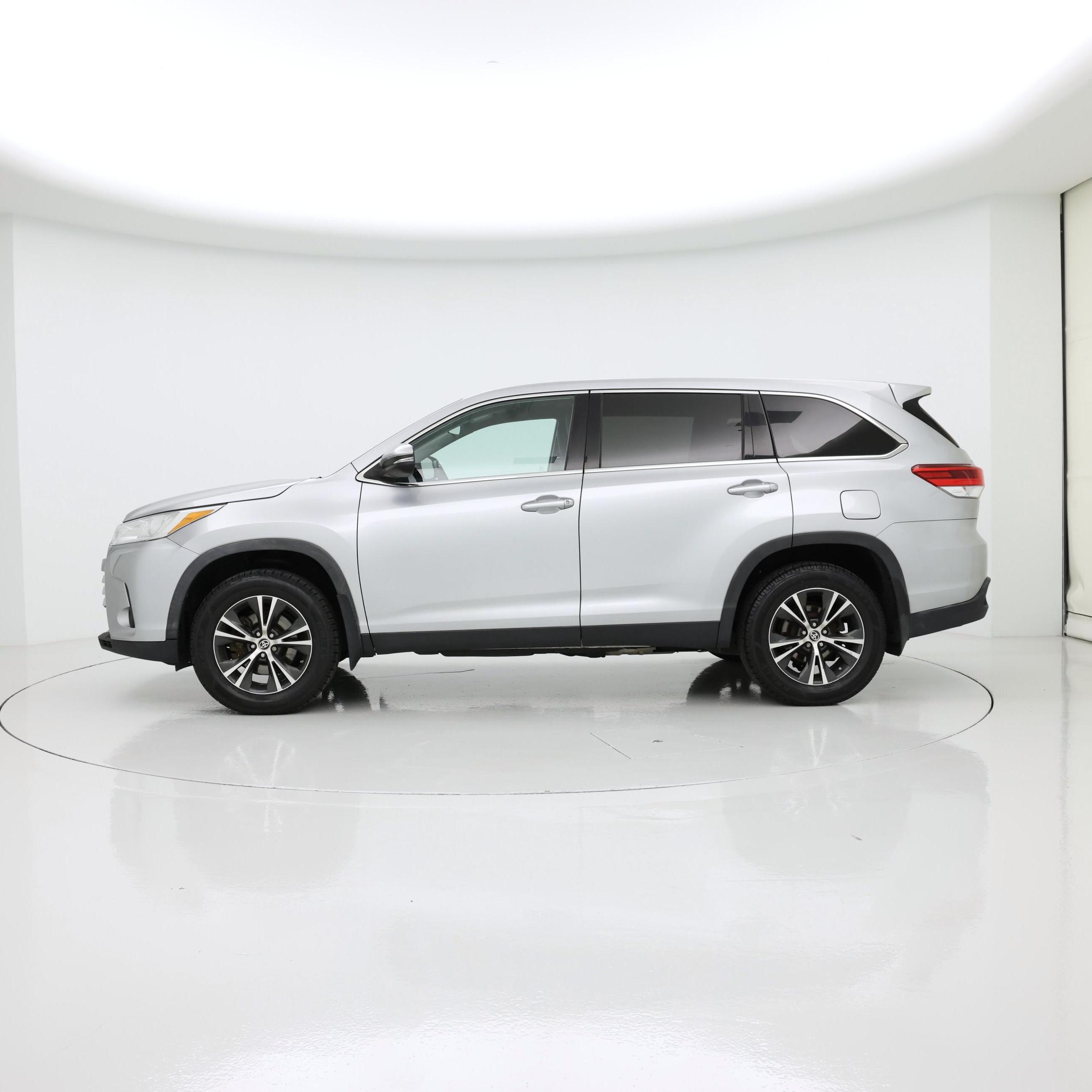Thumbnail: 2019 Toyota Highlander - 3