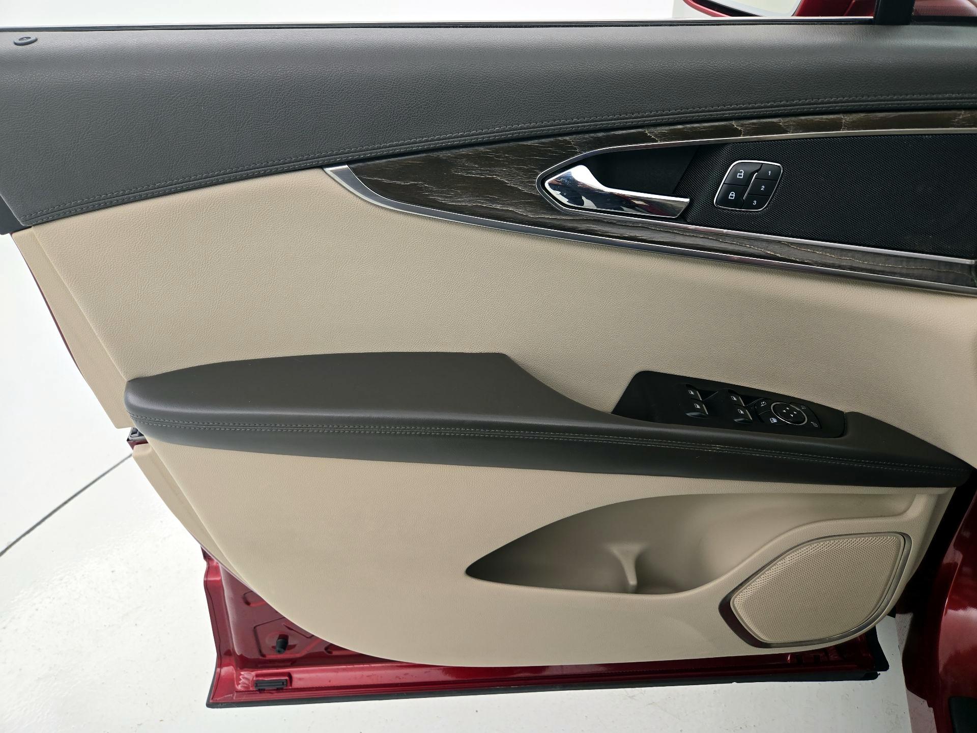 Thumbnail: 2017 Lincoln MKX - 12