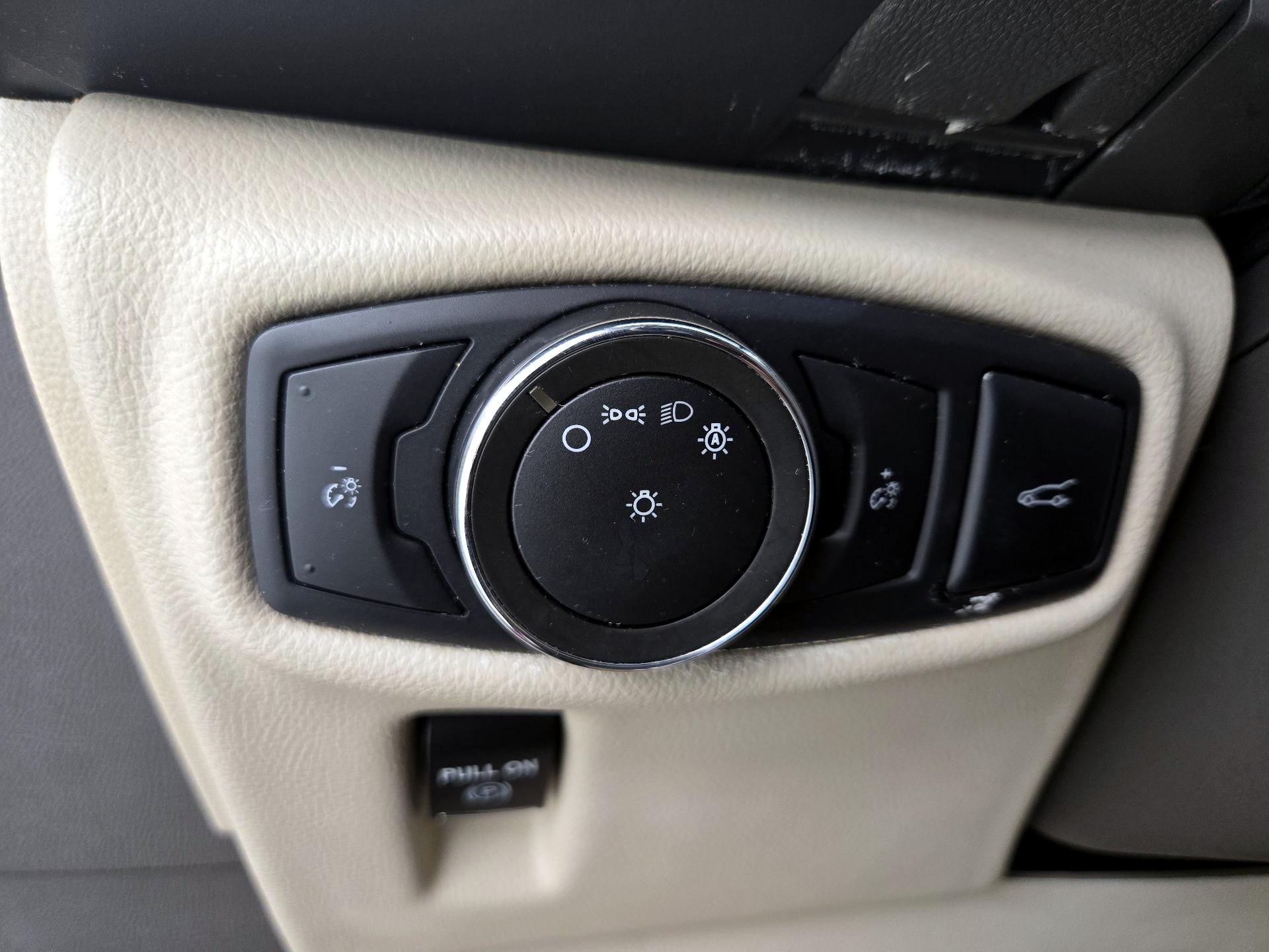 Thumbnail: 2017 Lincoln MKX - 13