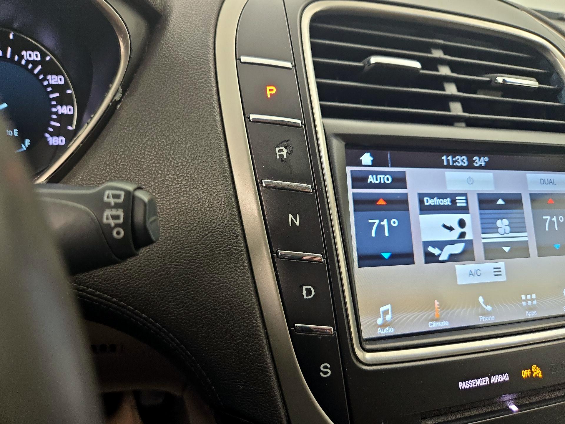 Thumbnail: 2017 Lincoln MKX - 17