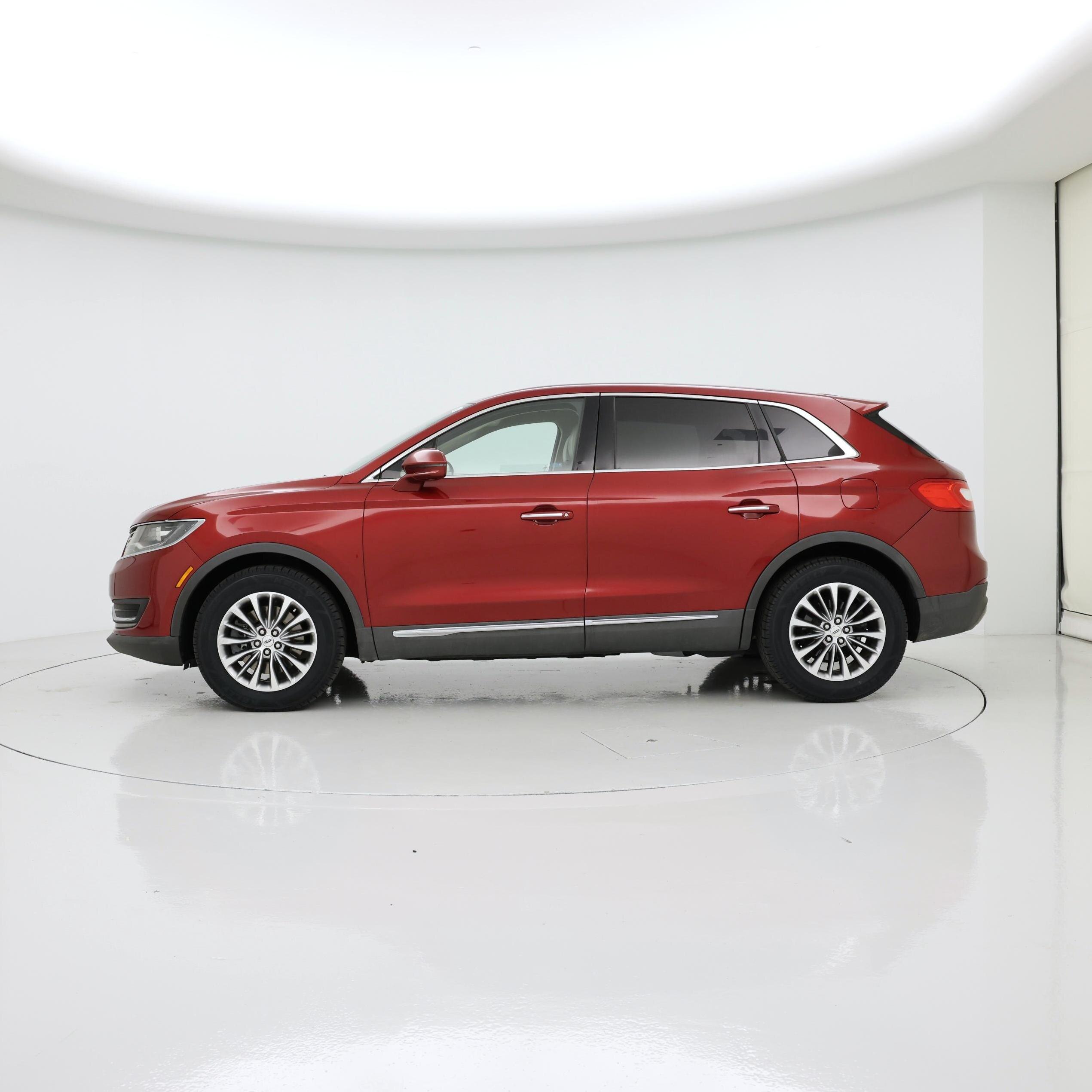 Thumbnail: 2017 Lincoln MKX - 3