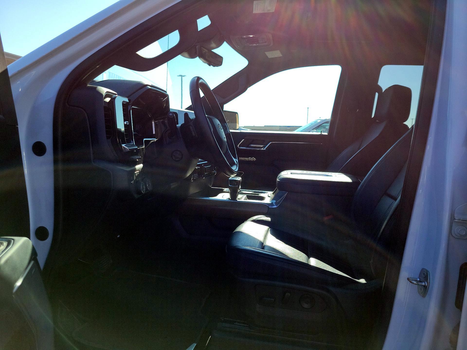 Thumbnail: 2022 Chevrolet Silverado 1500 - 9