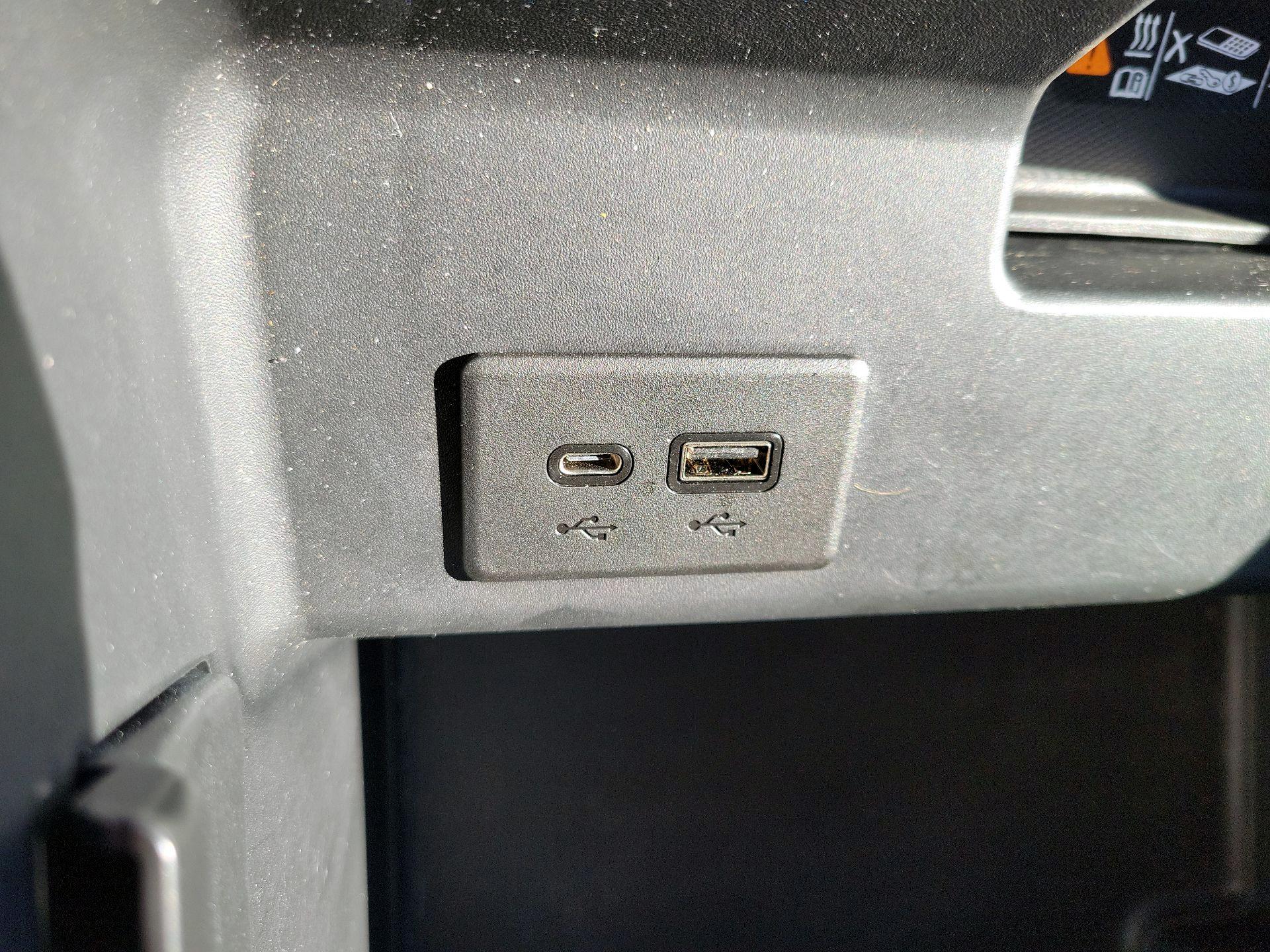 Thumbnail: 2022 Chevrolet Silverado 1500 - 17