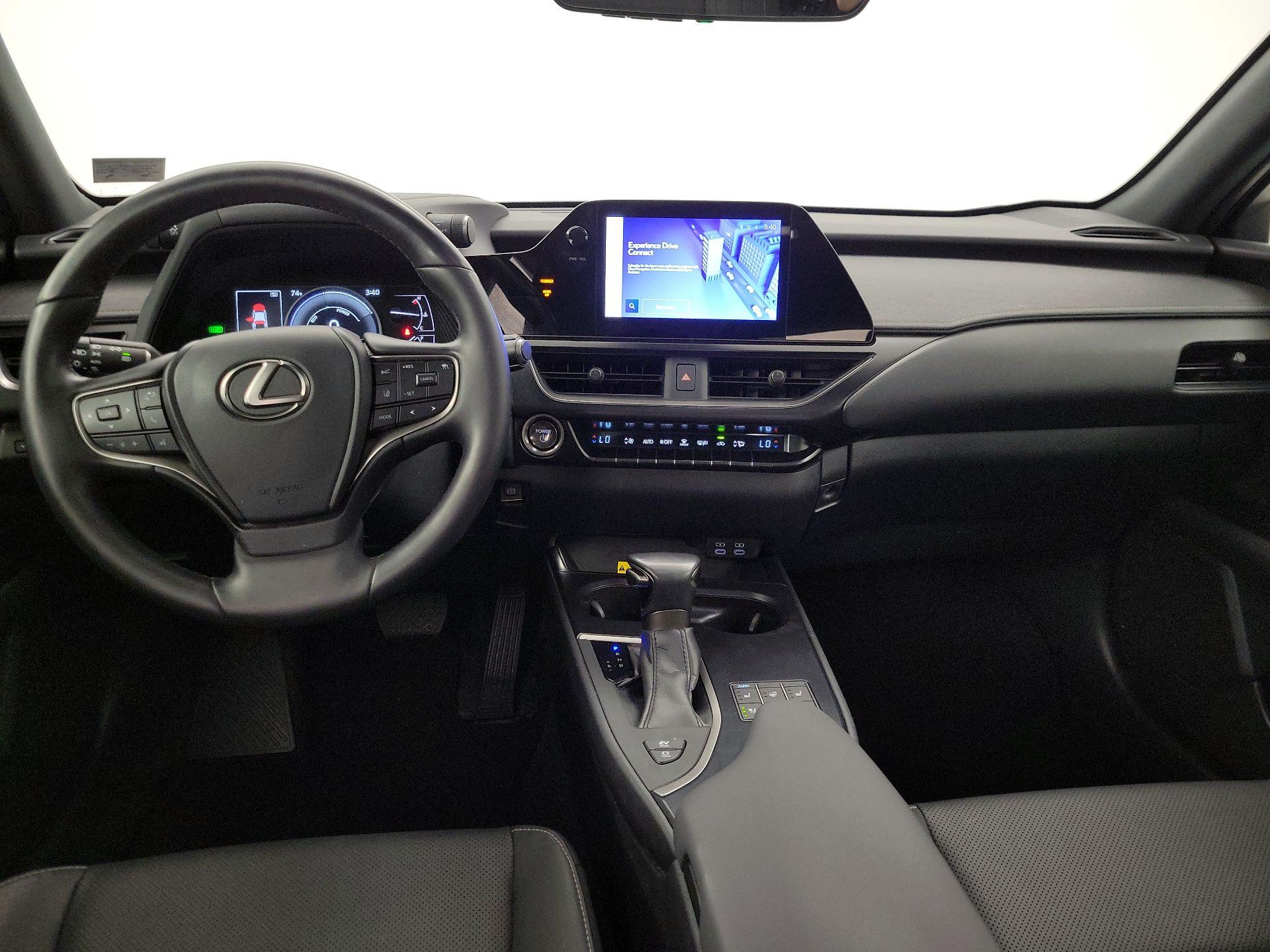 Thumbnail: 2023 Lexus UX - 9