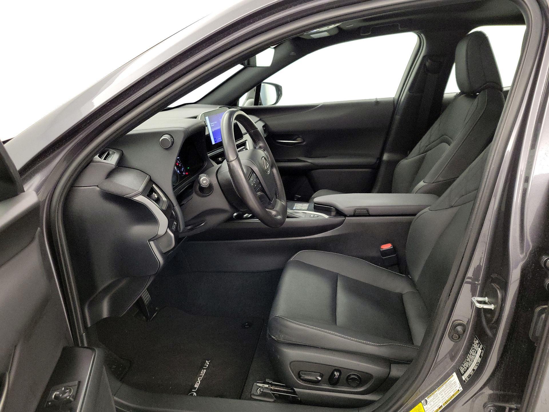 Thumbnail: 2023 Lexus UX - 11