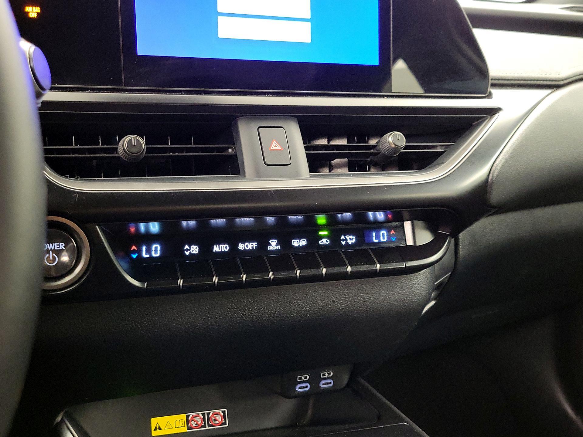 Thumbnail: 2023 Lexus UX - 16