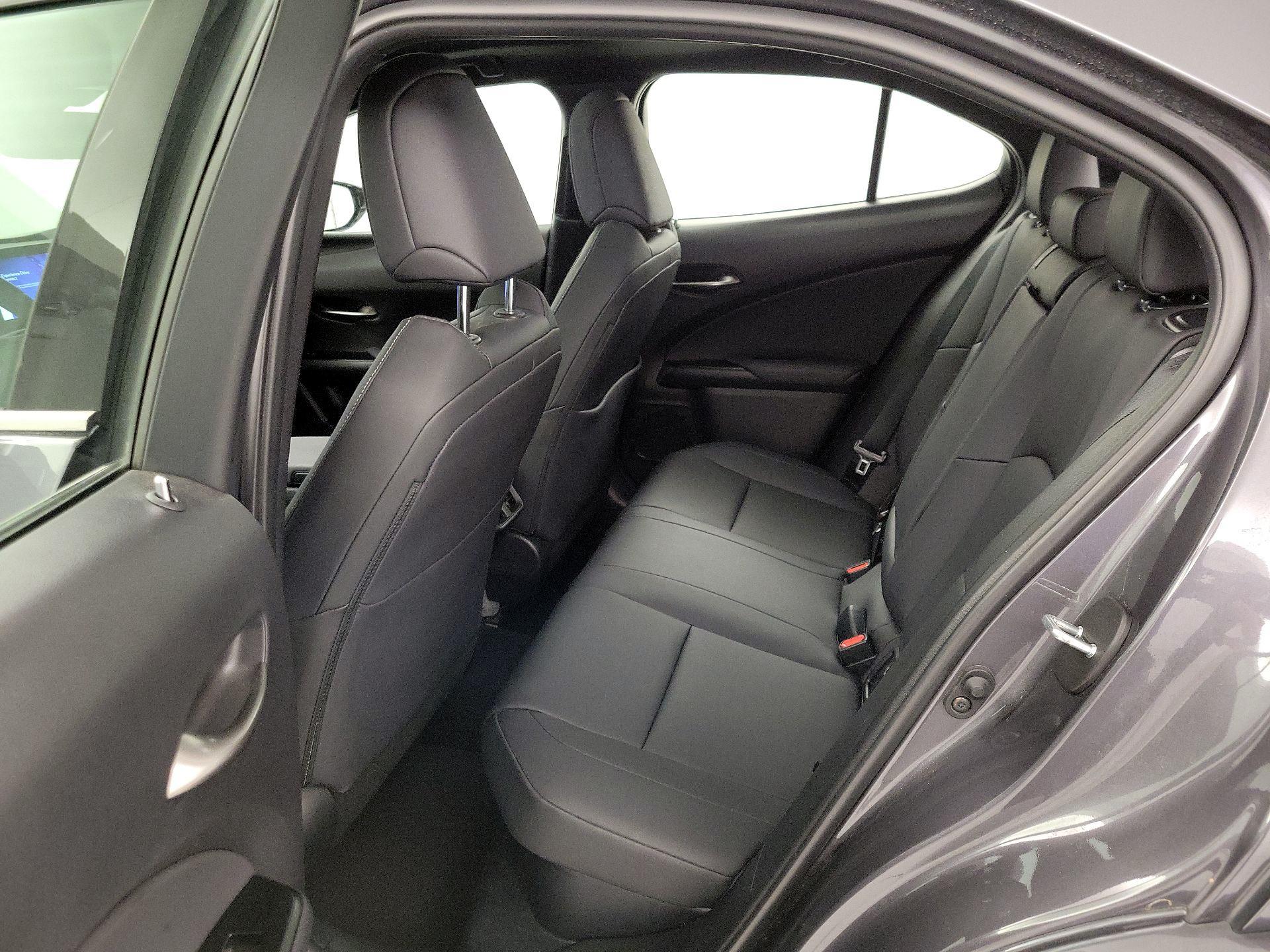 Thumbnail: 2023 Lexus UX - 20