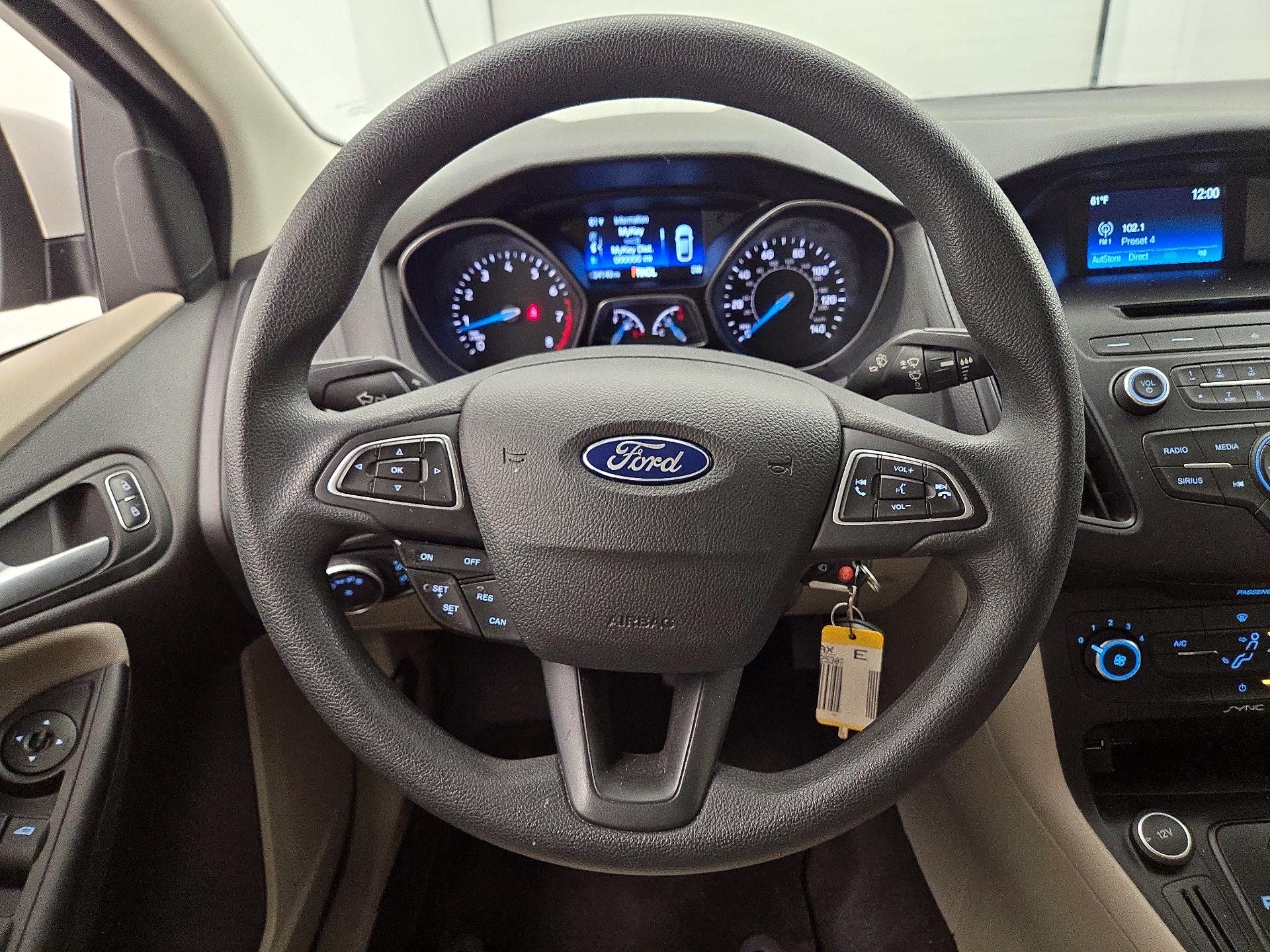 Thumbnail: 2016 Ford Focus - 10