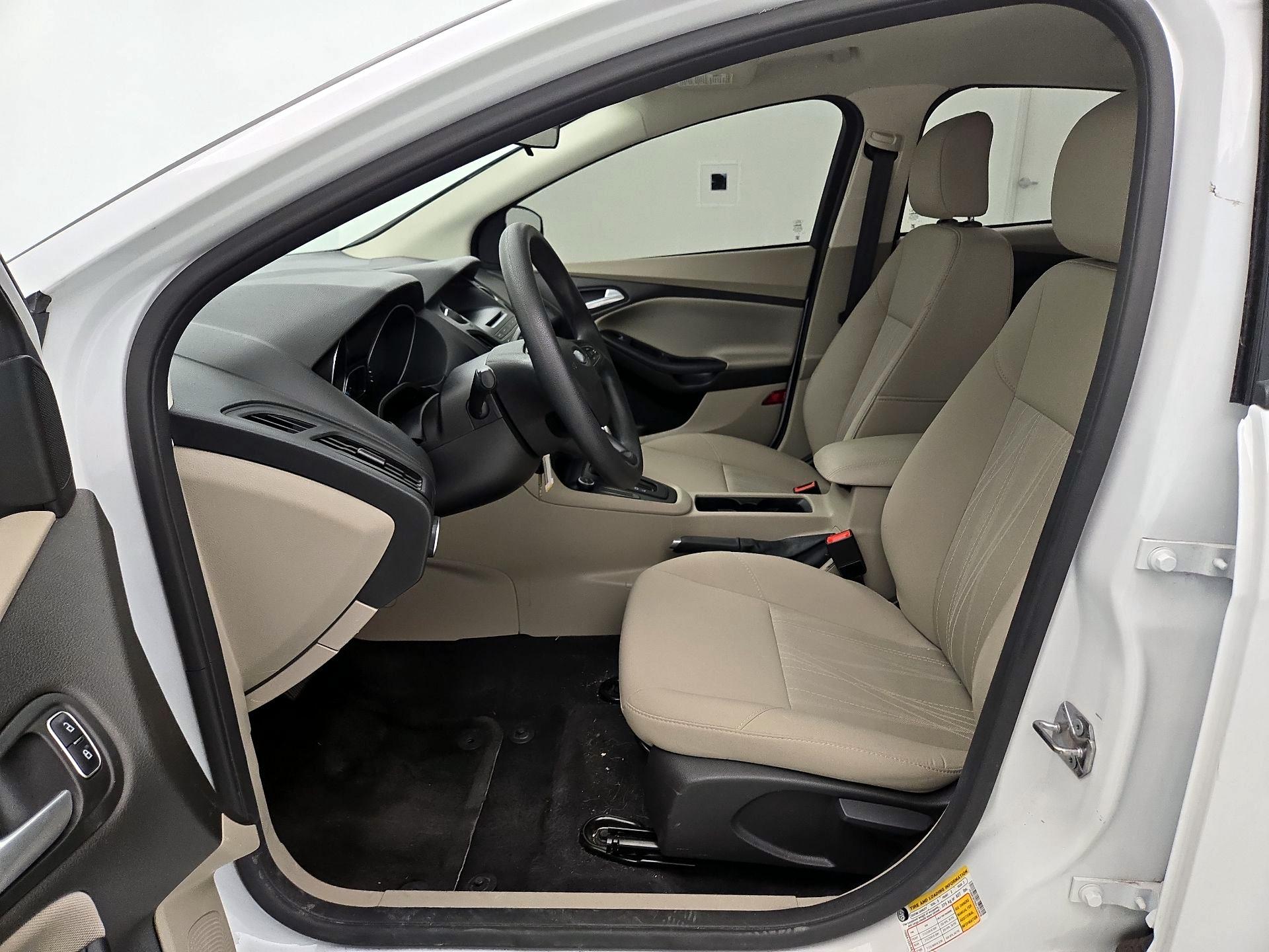 Thumbnail: 2016 Ford Focus - 11