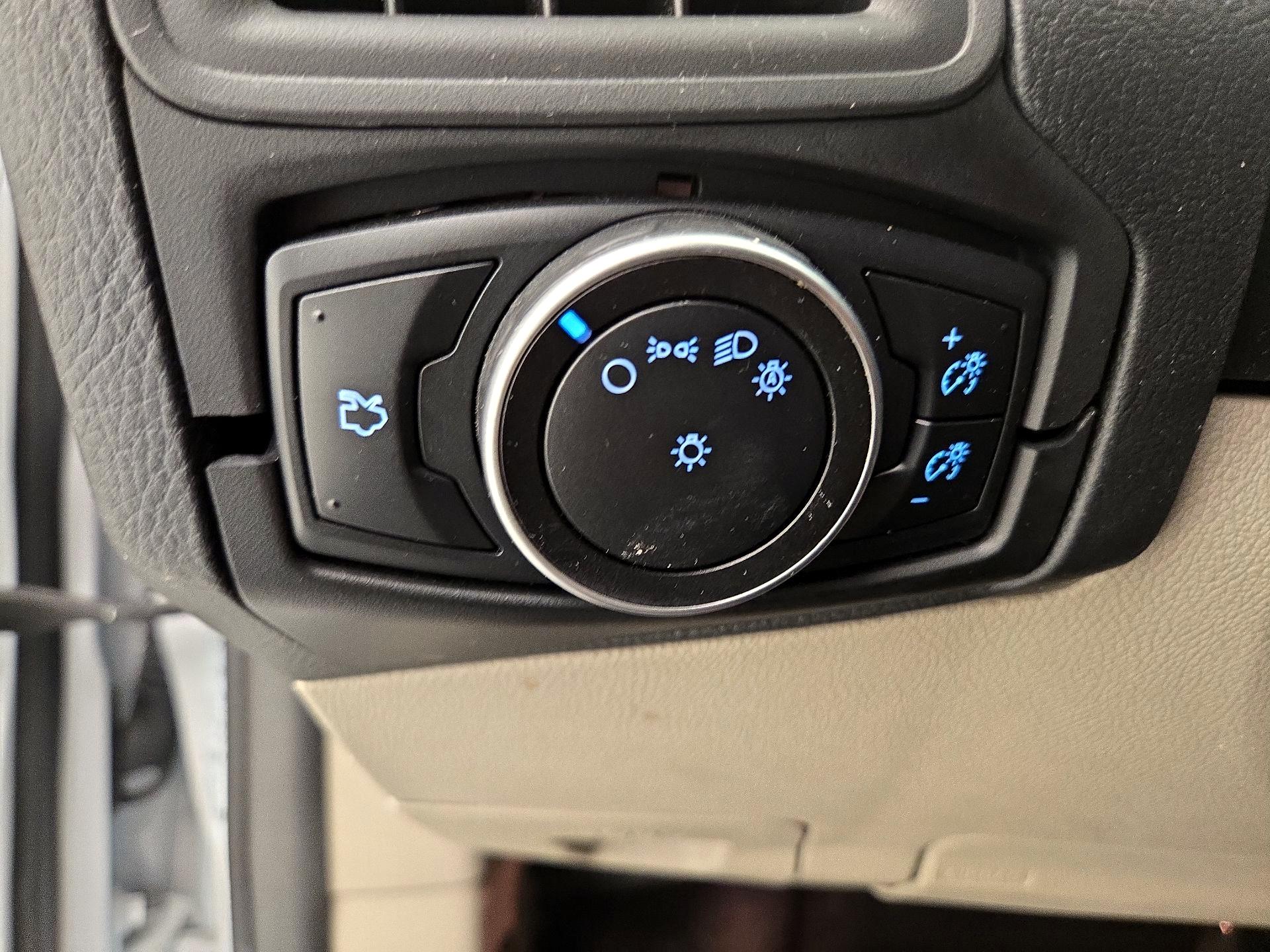 Thumbnail: 2016 Ford Focus - 13