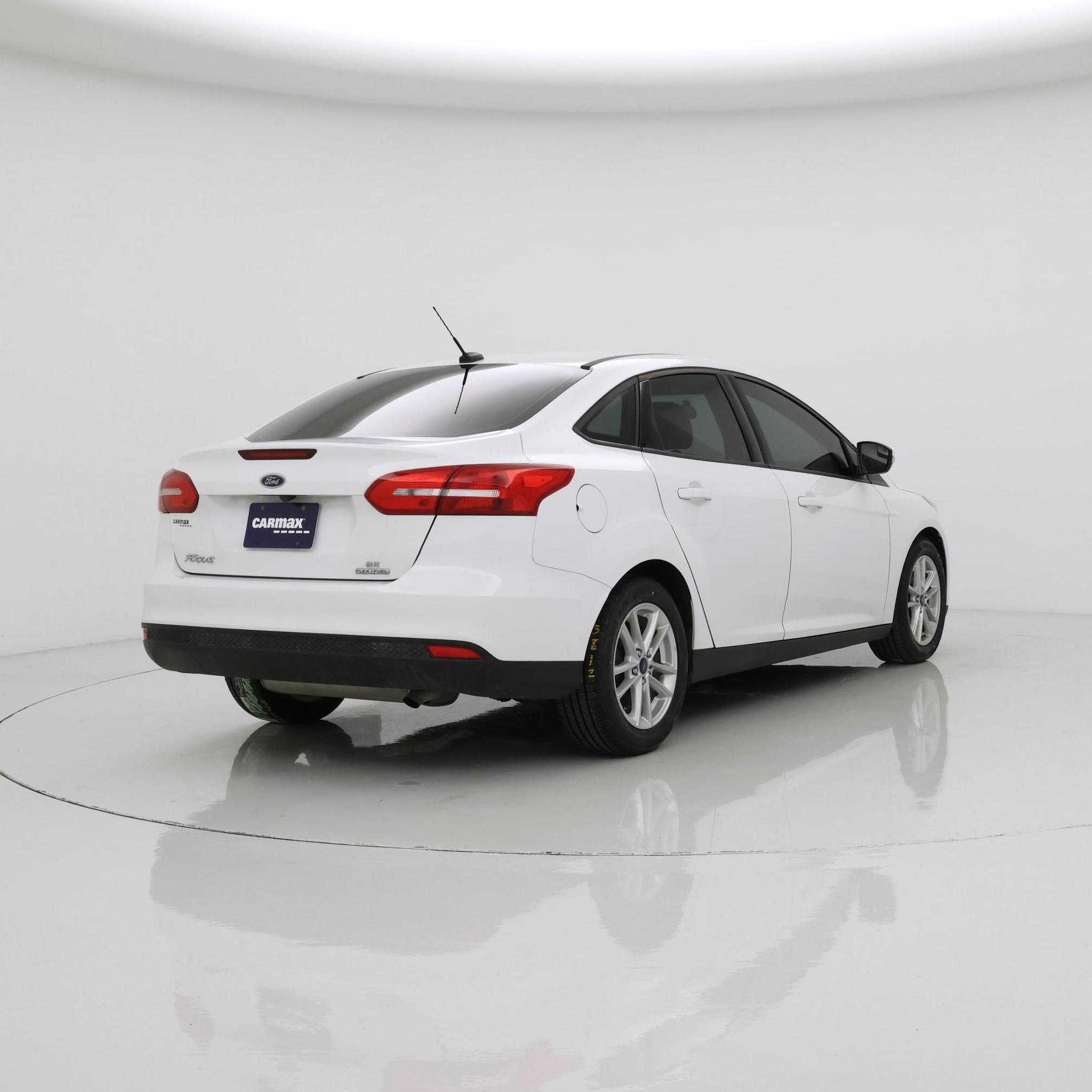 Thumbnail: 2016 Ford Focus - 8