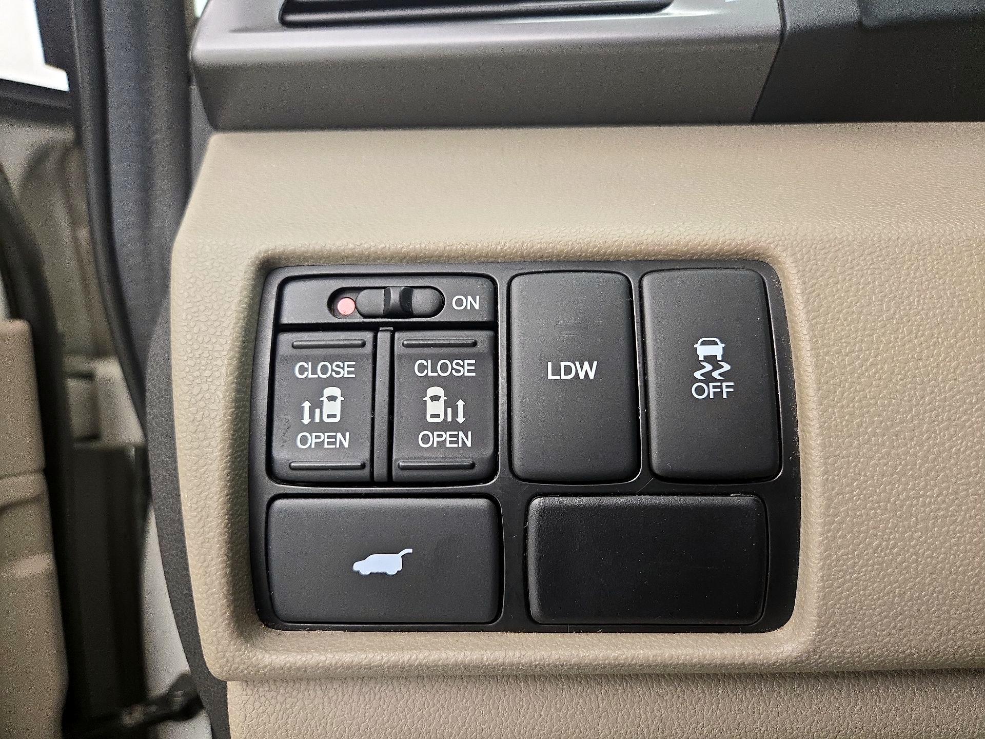 Thumbnail: 2014 Honda Odyssey - 13