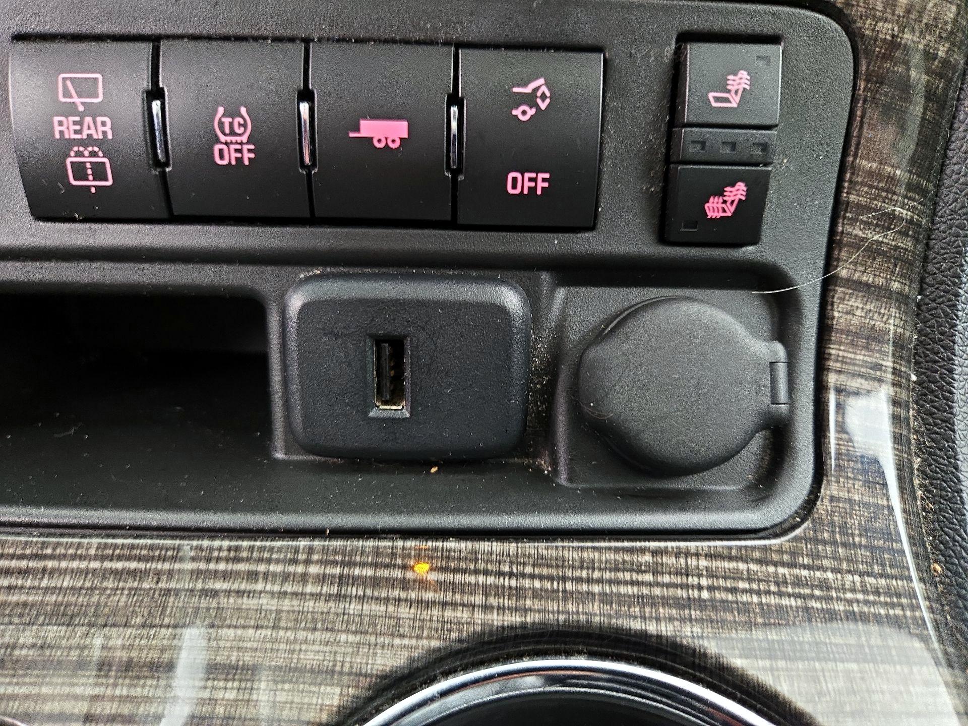 Thumbnail: 2016 GMC Acadia - 19