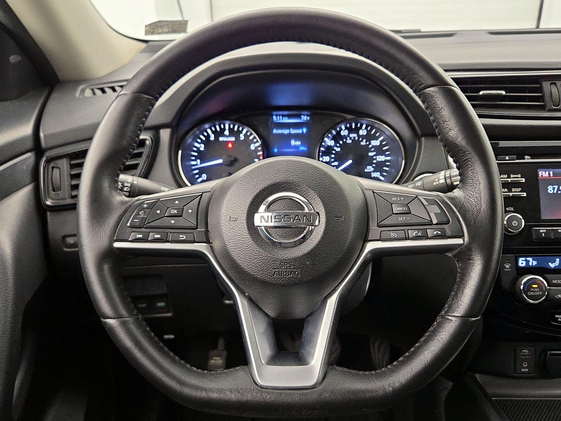 Thumbnail: 2017 Nissan Rogue - 10