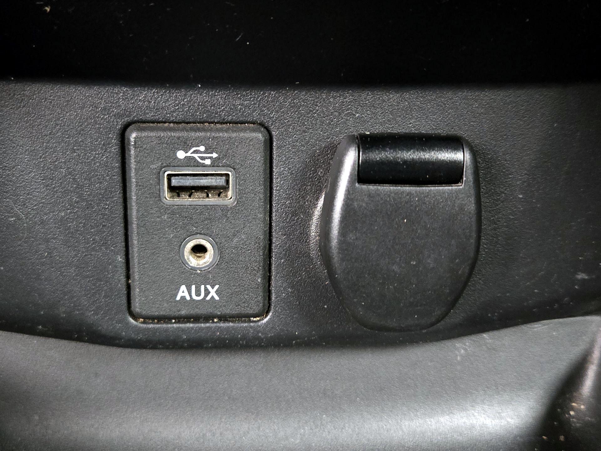 Thumbnail: 2017 Nissan Rogue - 18