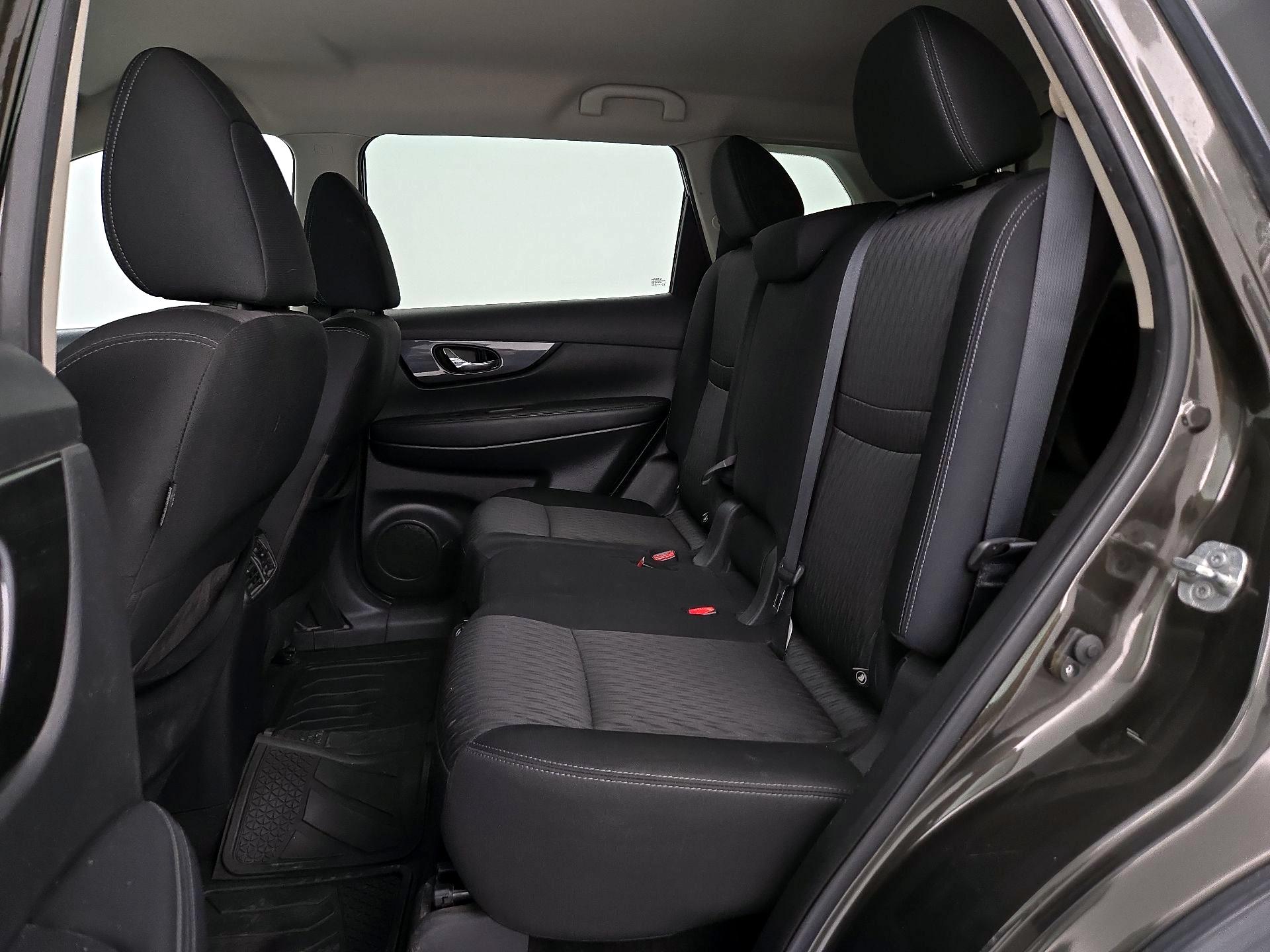 Thumbnail: 2017 Nissan Rogue - 19