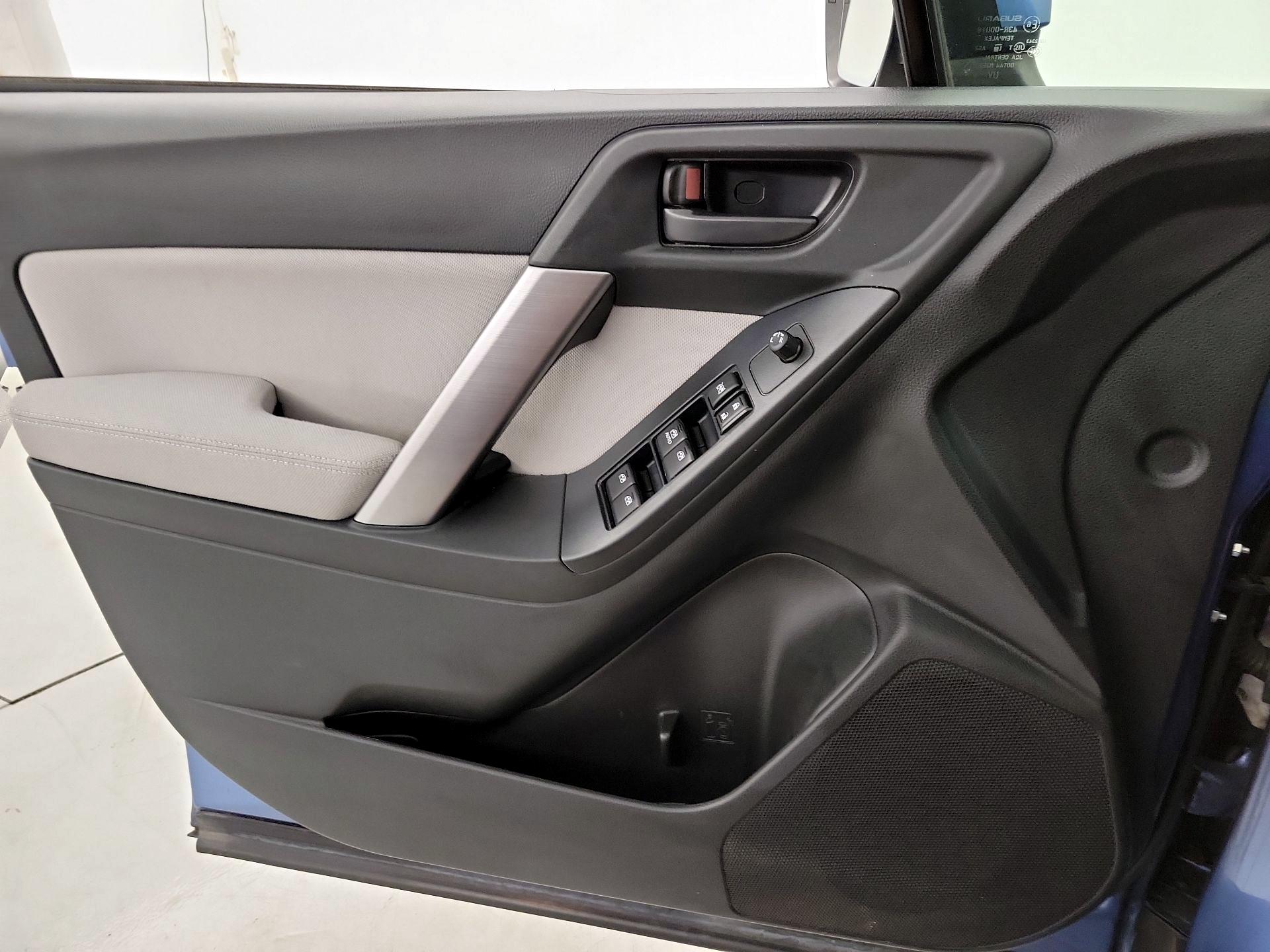 Thumbnail: 2015 Subaru Forester - 12