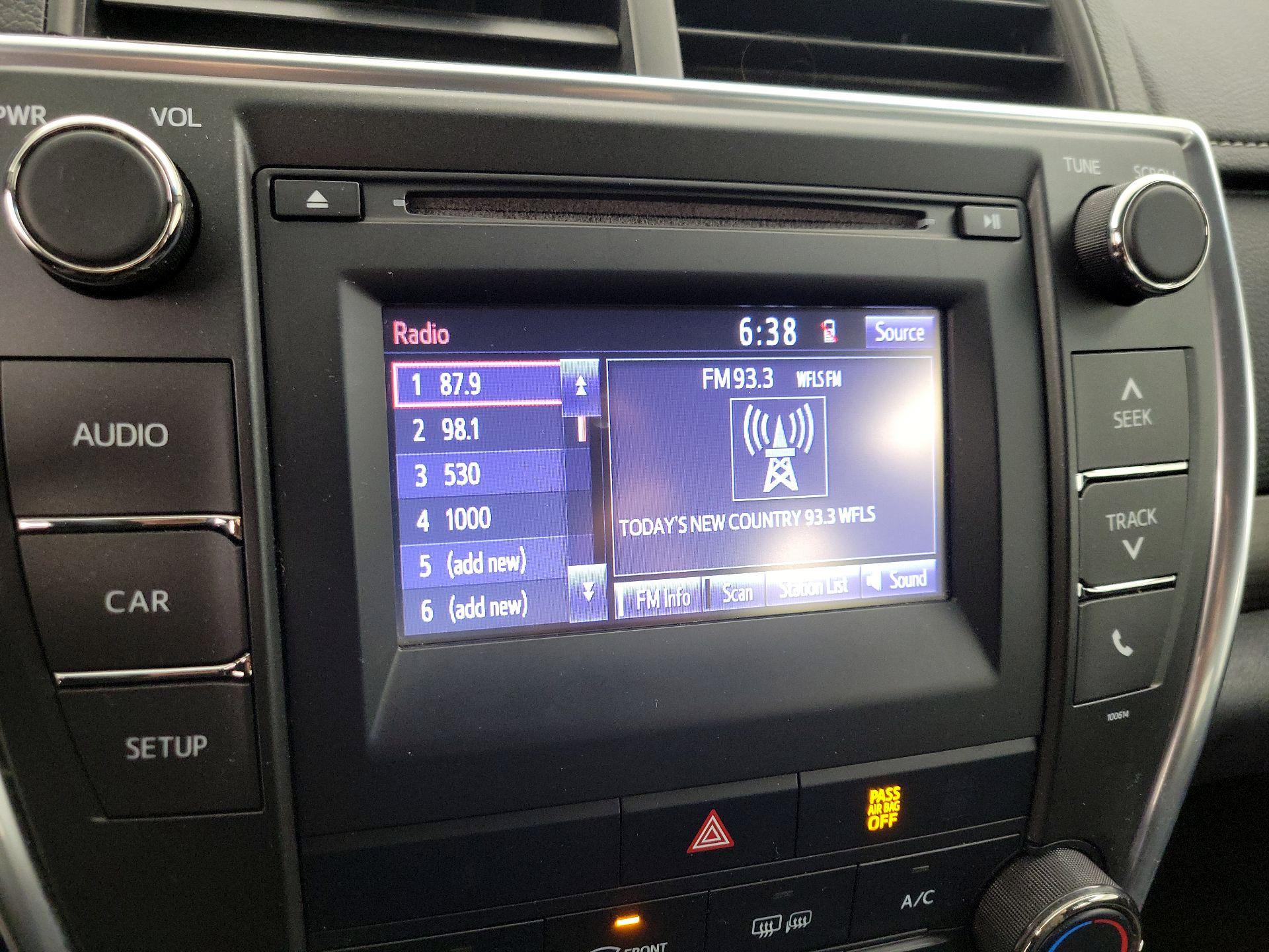 Thumbnail: 2016 Toyota Camry - 15