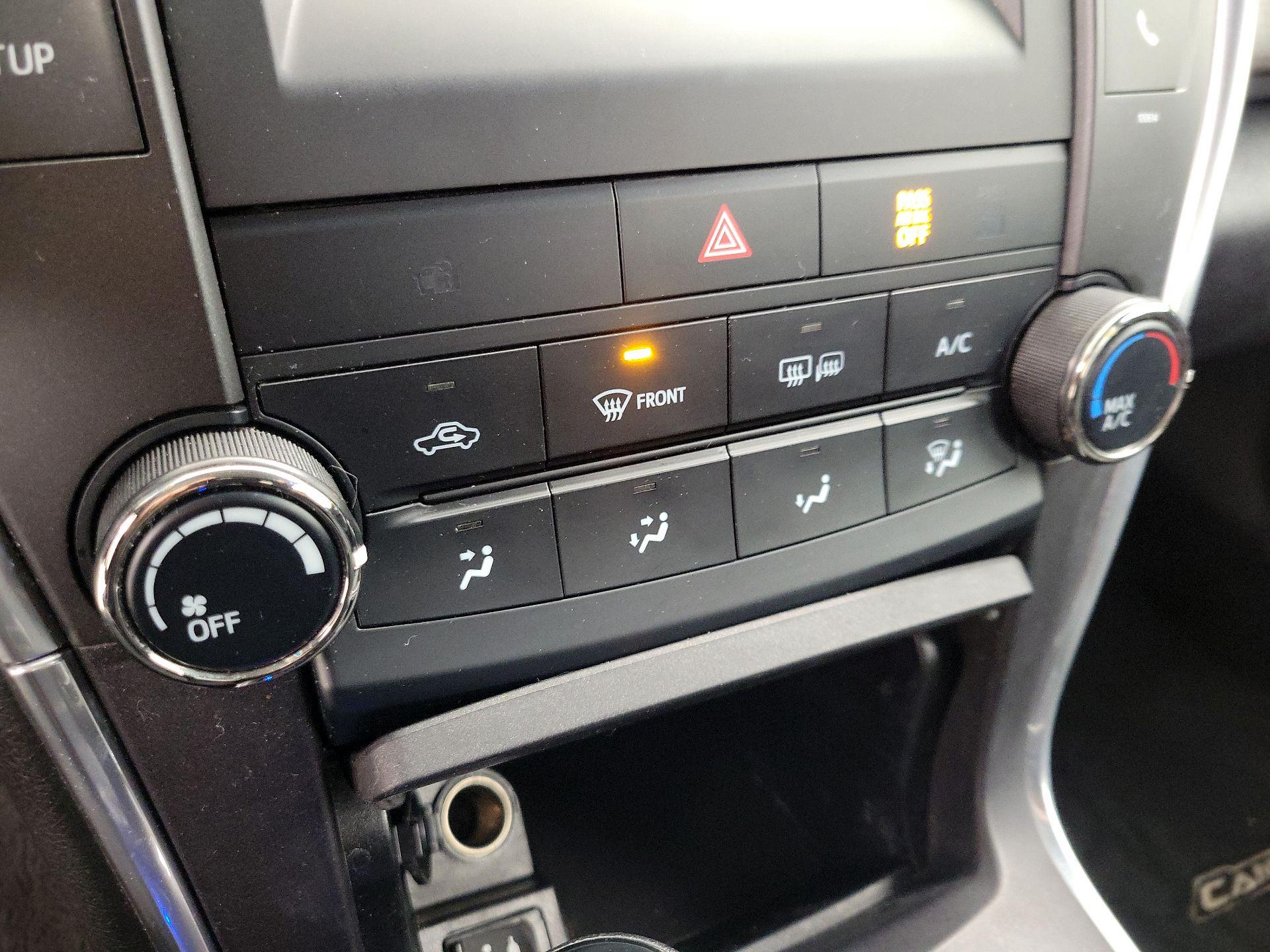 Thumbnail: 2016 Toyota Camry - 16