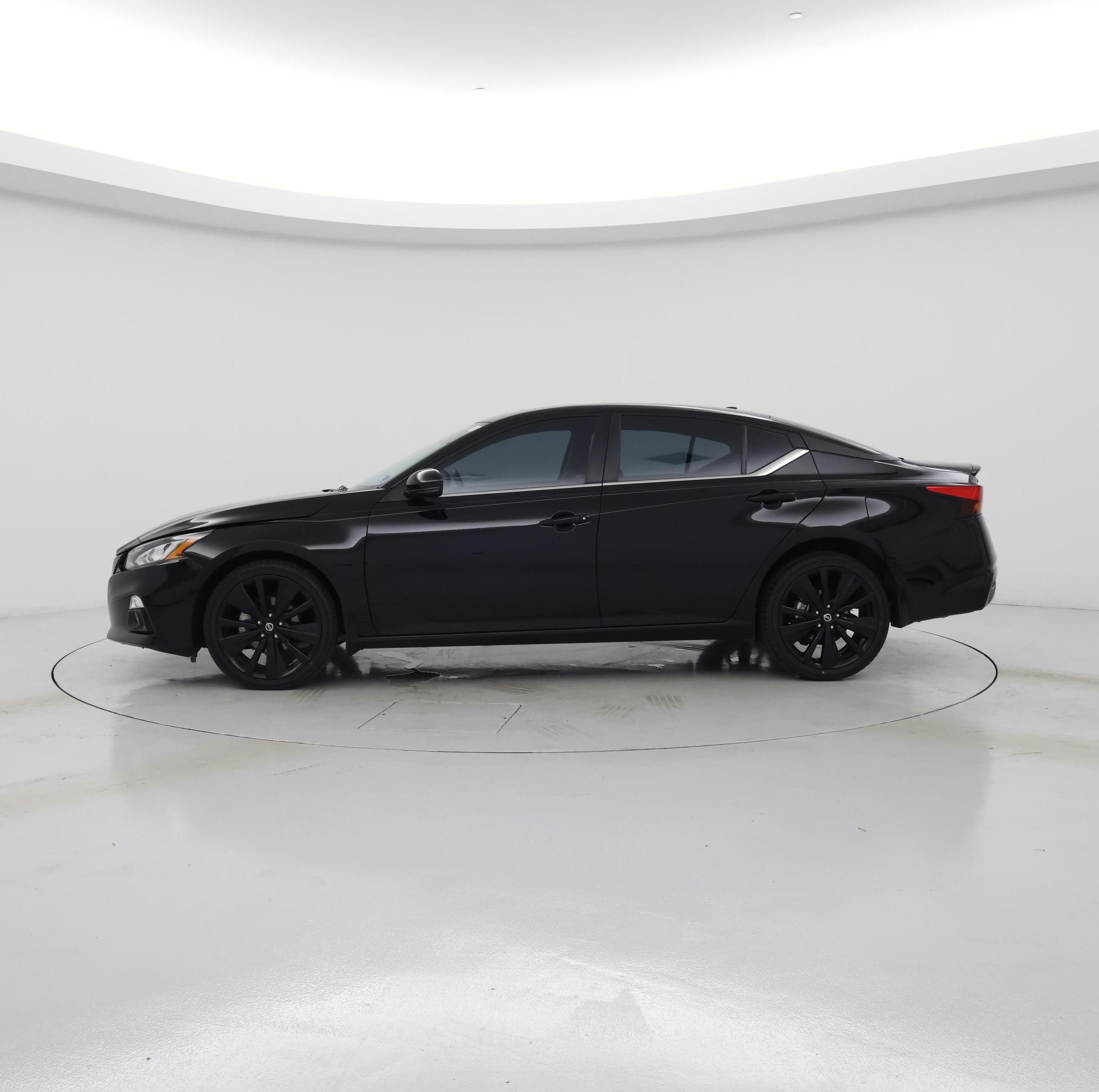 Thumbnail: 2022 Nissan Altima - 3
