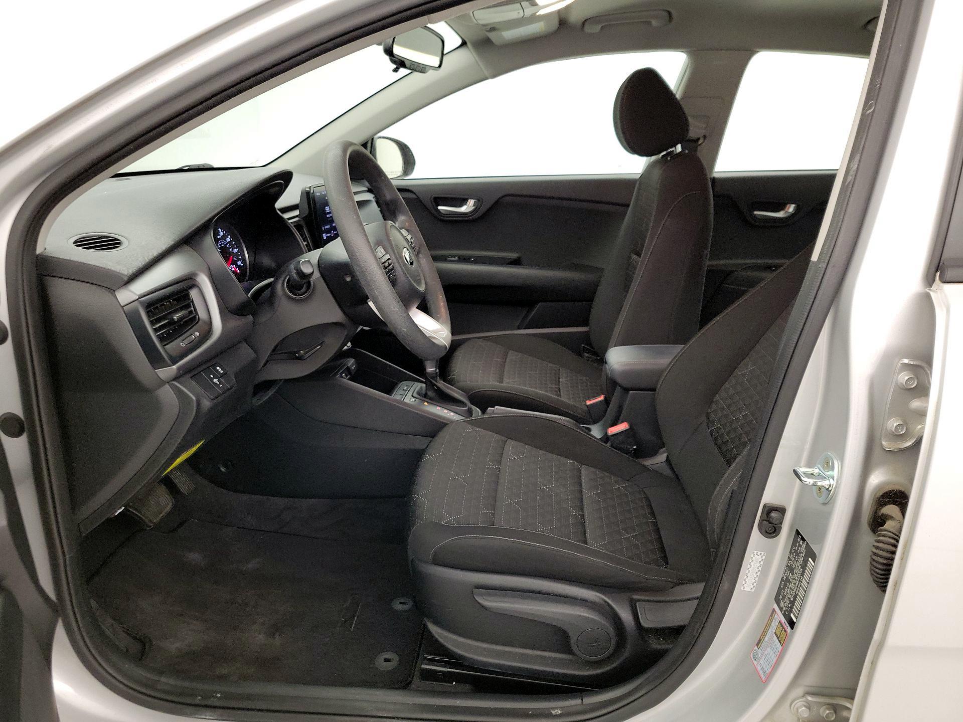 Thumbnail: 2021 Kia Rio - 11