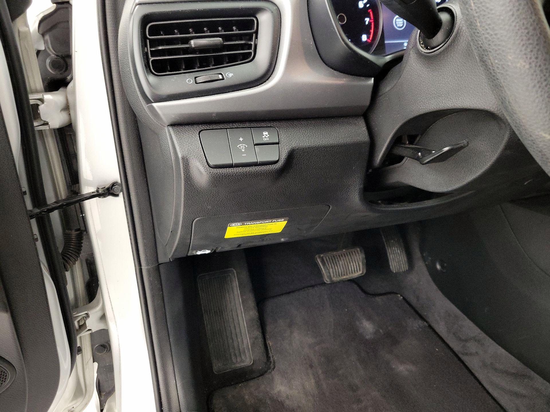 Thumbnail: 2021 Kia Rio - 13