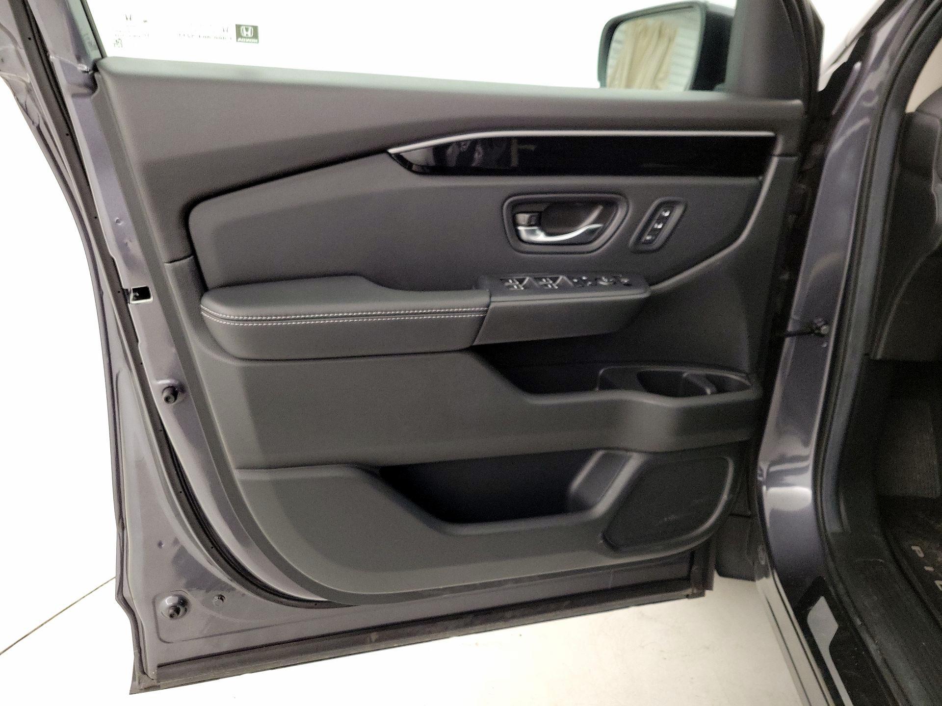 Thumbnail: 2025 Honda Pilot - 12