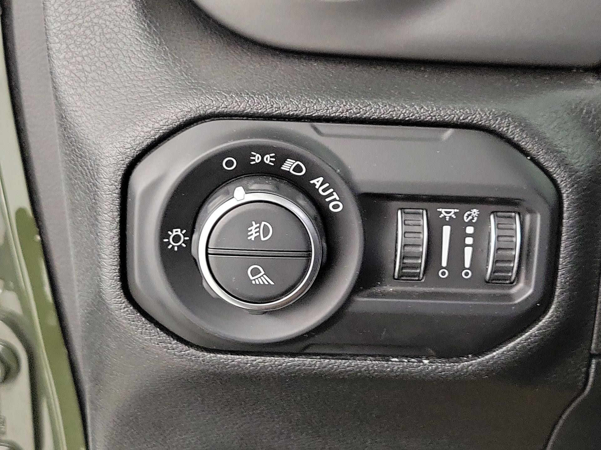 Thumbnail: 2021 Jeep Gladiator - 13