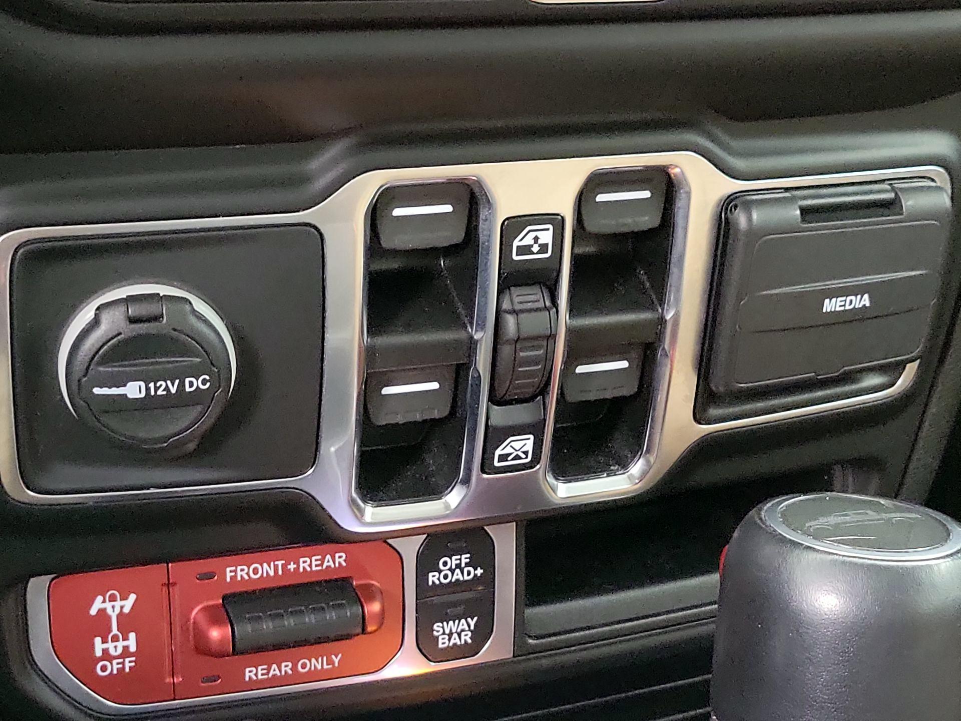 Thumbnail: 2021 Jeep Gladiator - 19