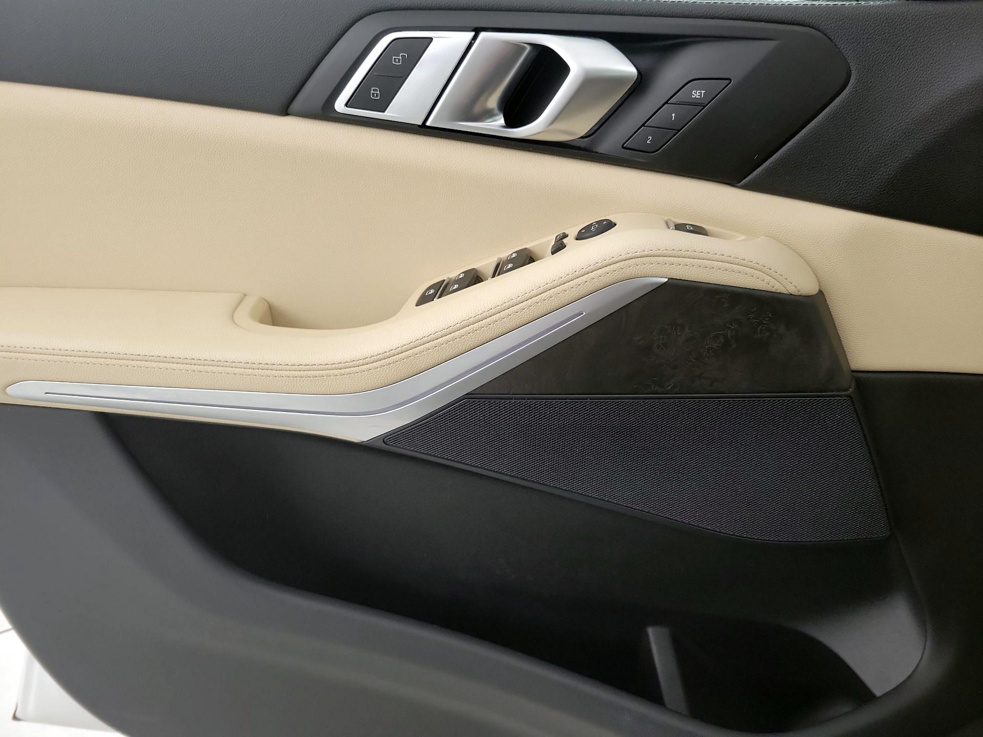 Thumbnail: 2022 BMW X5 - 12